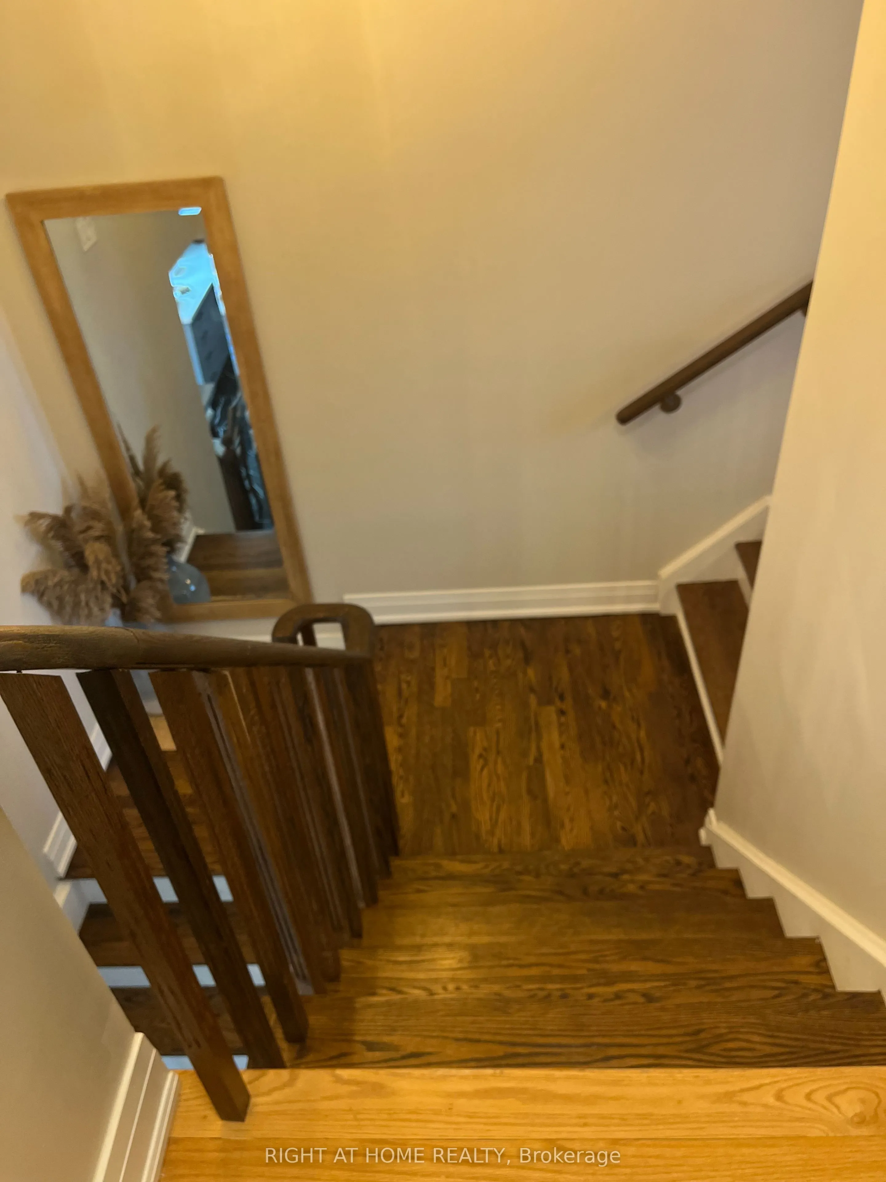 26 Bluewater Trail N