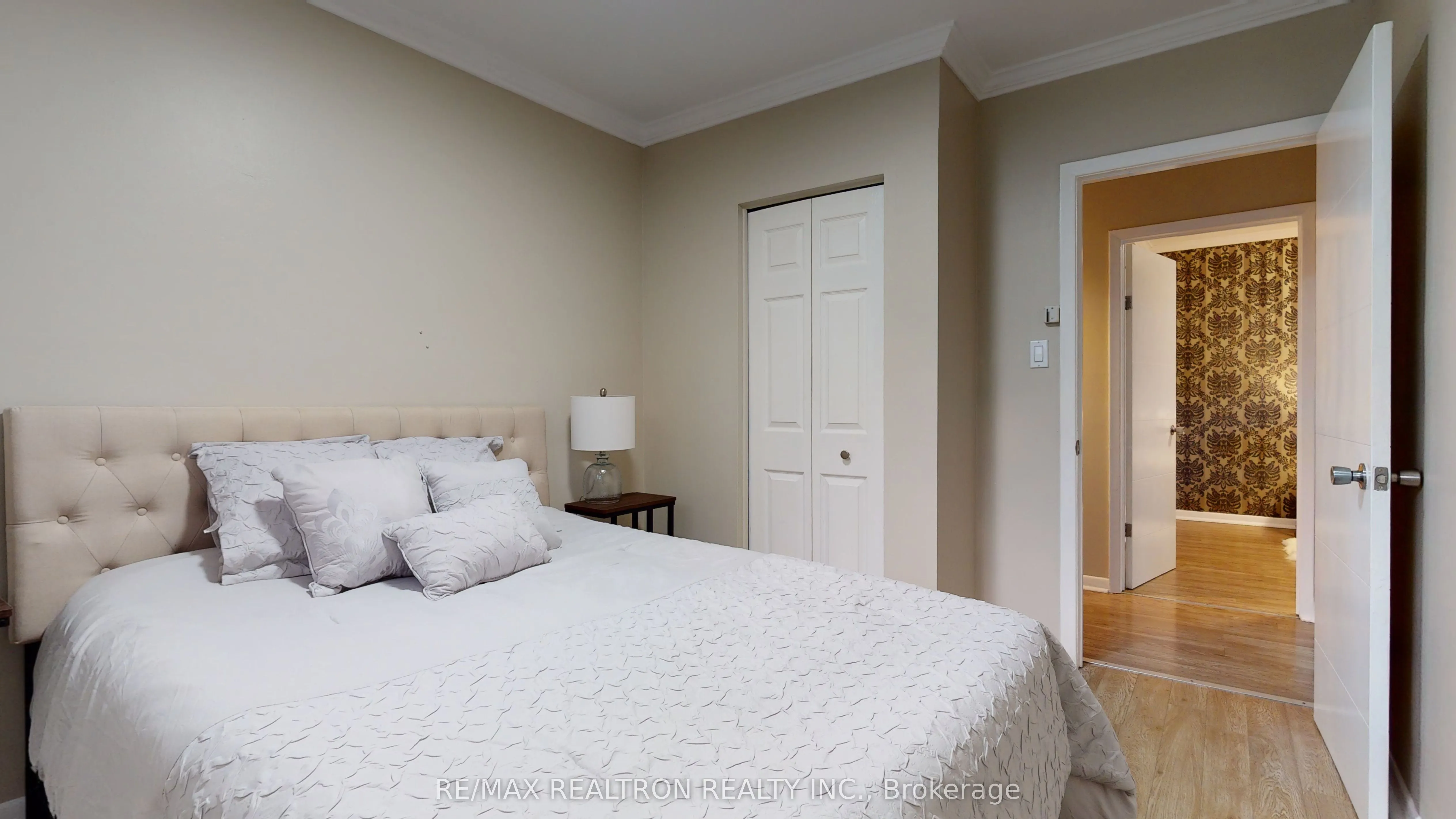 39 Davis Road, #Main Floor