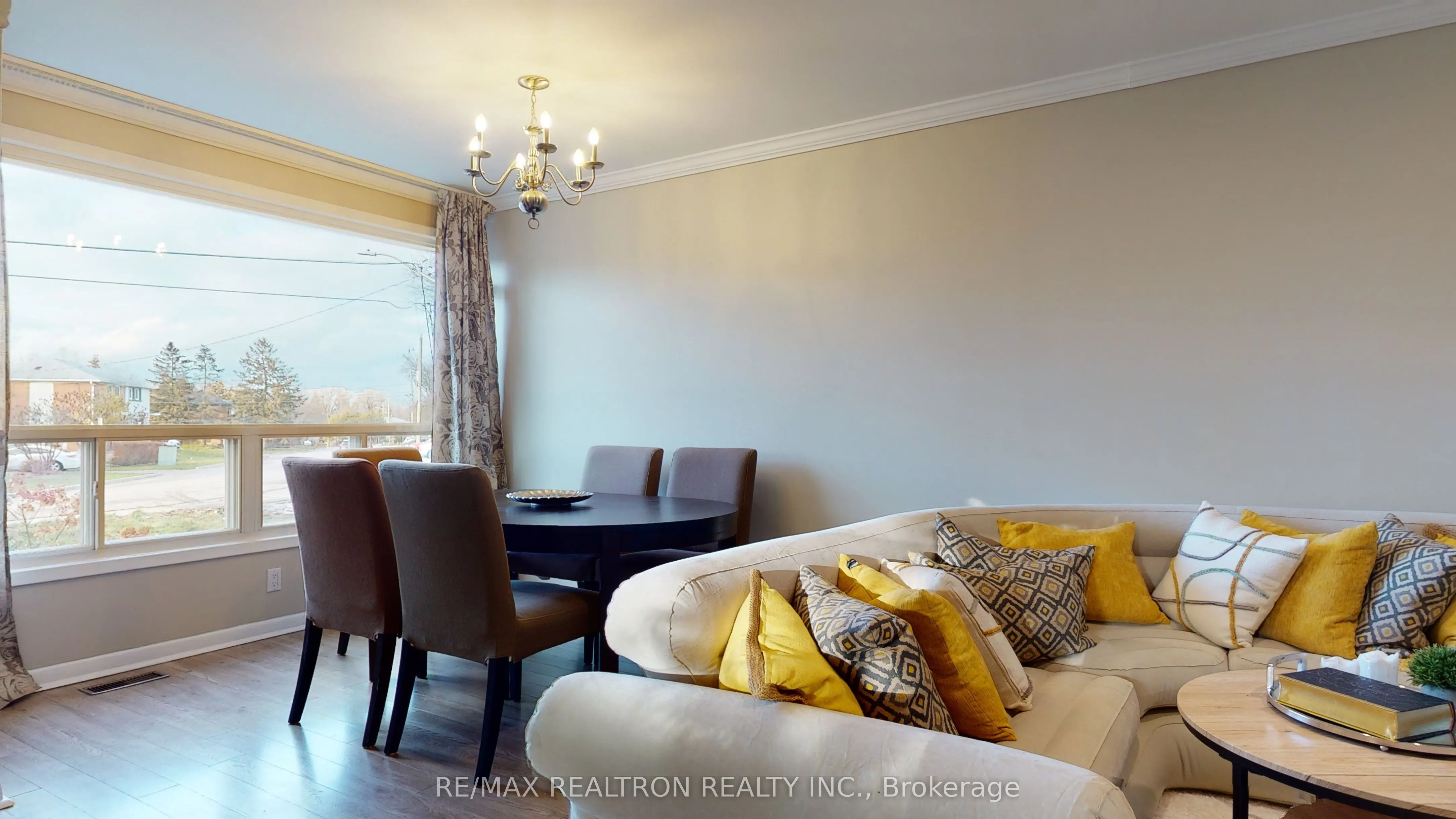 39 Davis Road, #Main Floor