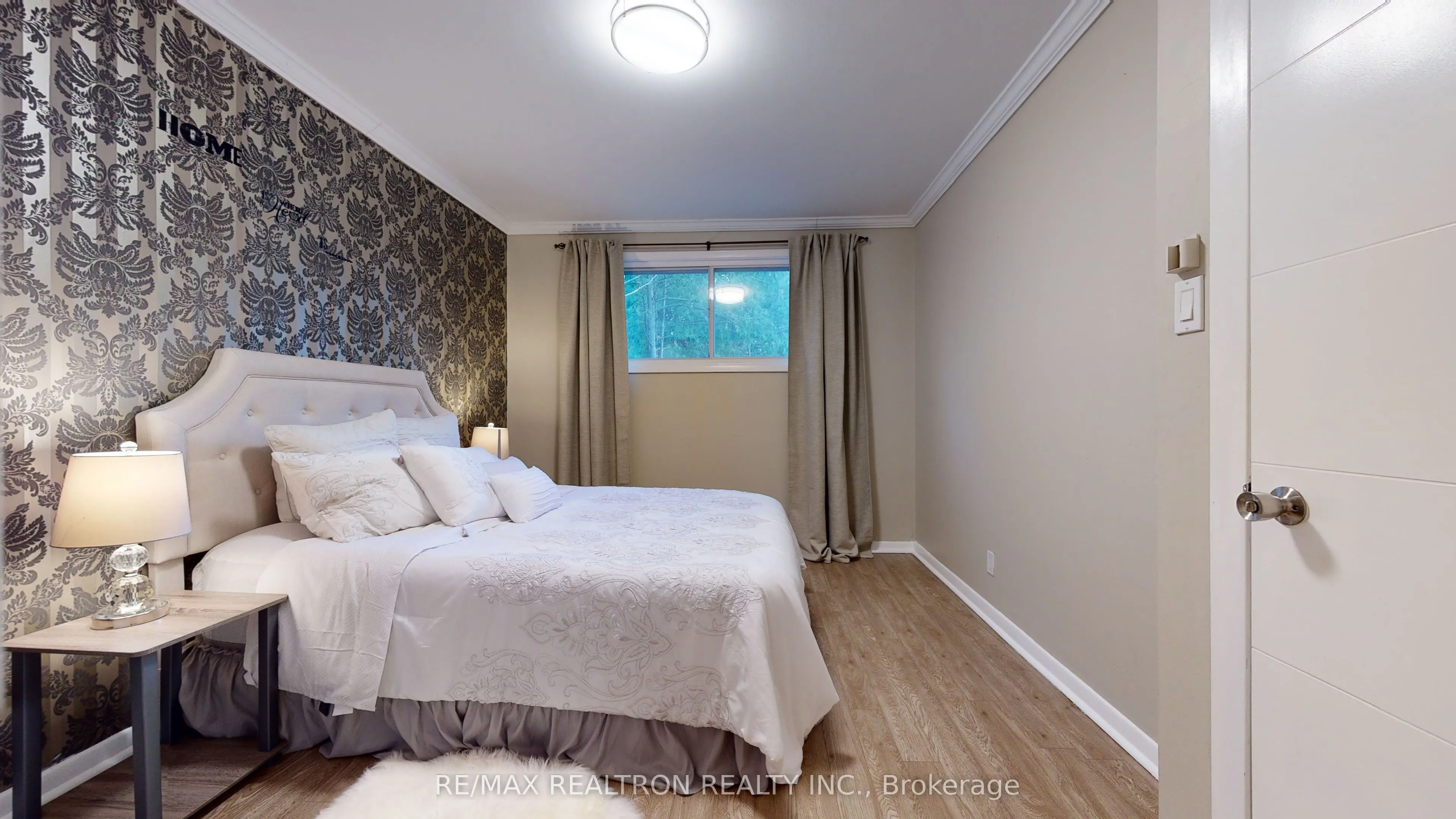 39 Davis Road, #Main Floor