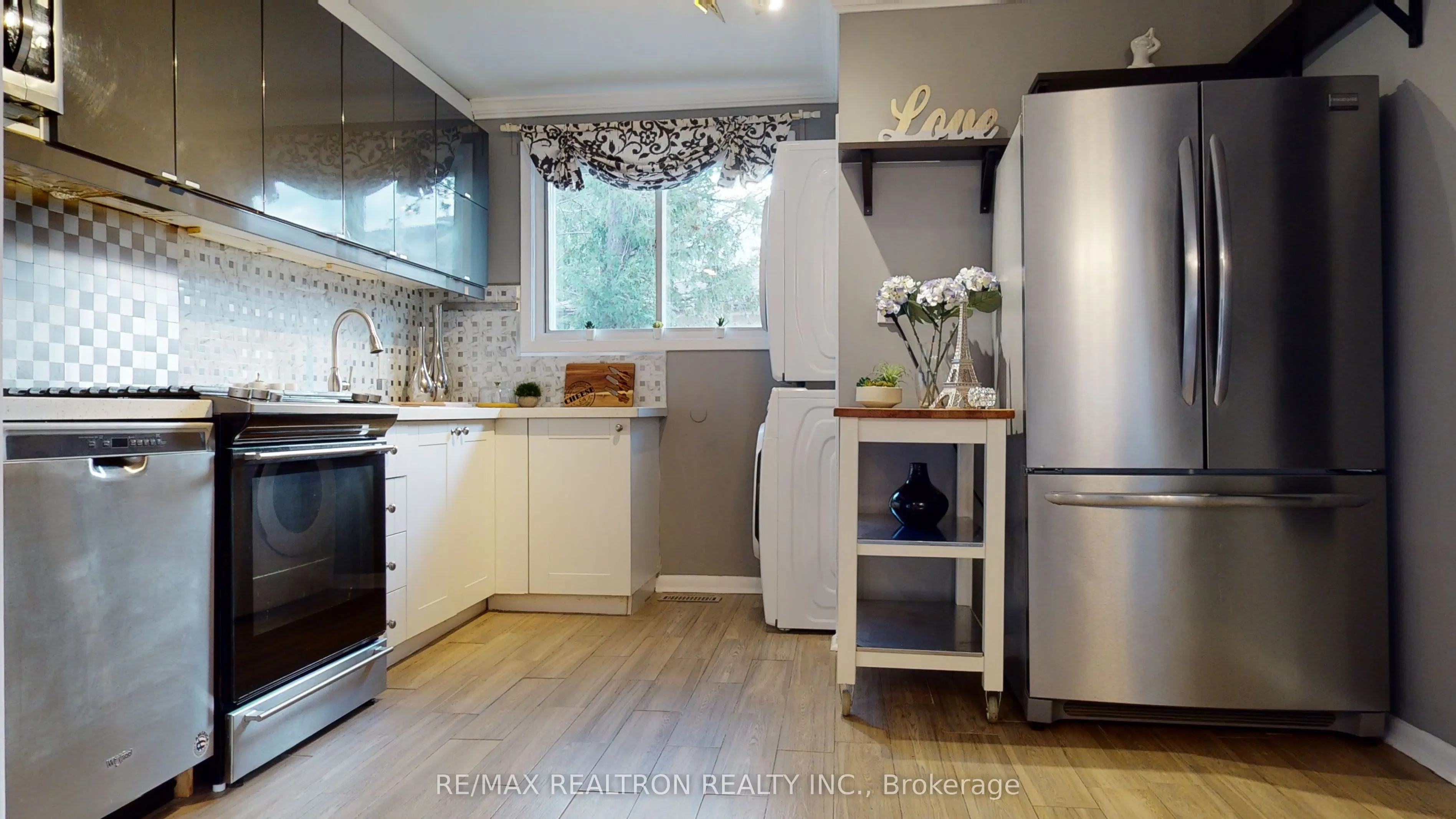 39 Davis Road, #Main Floor