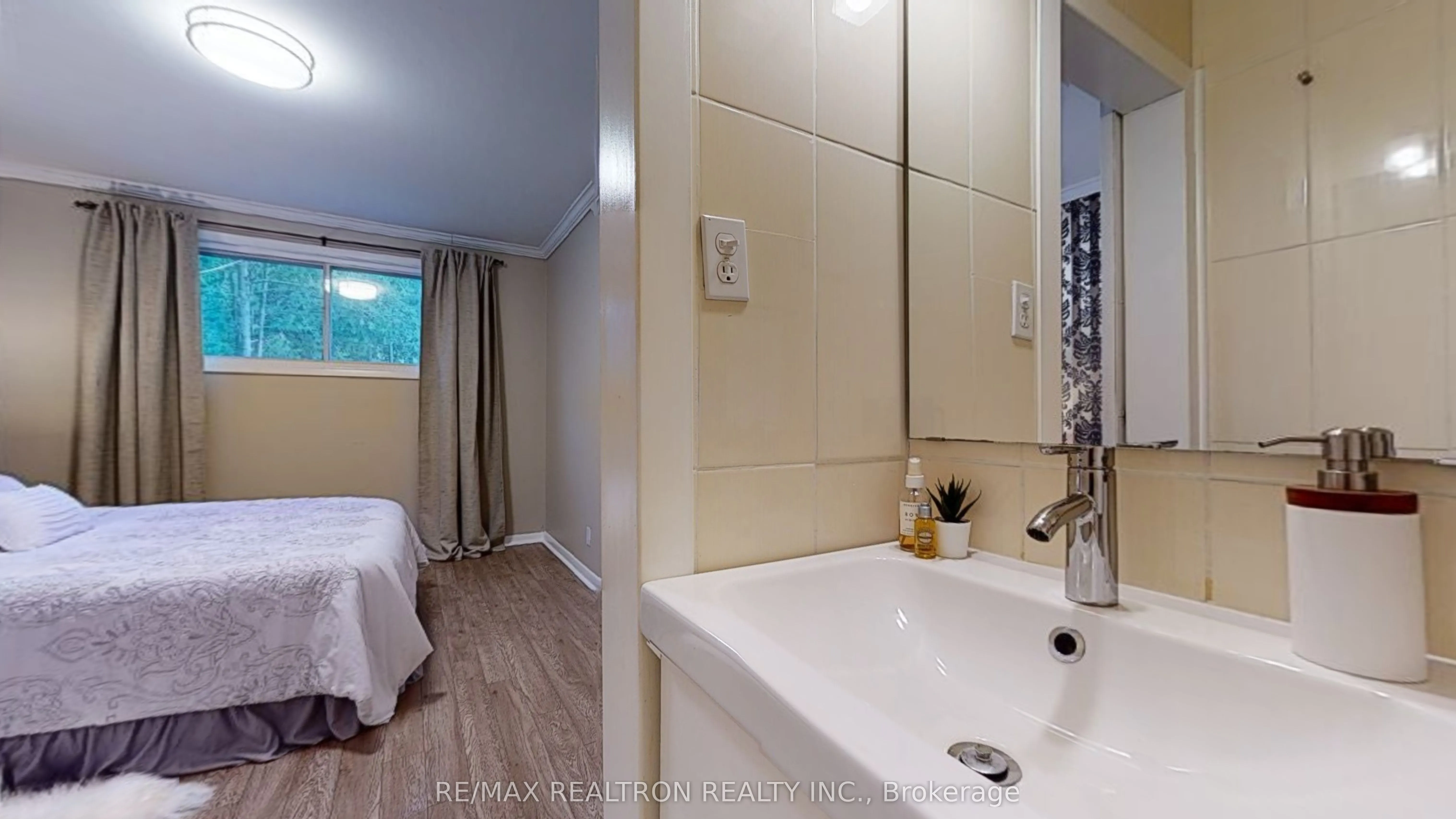 39 Davis Road, #Main Floor