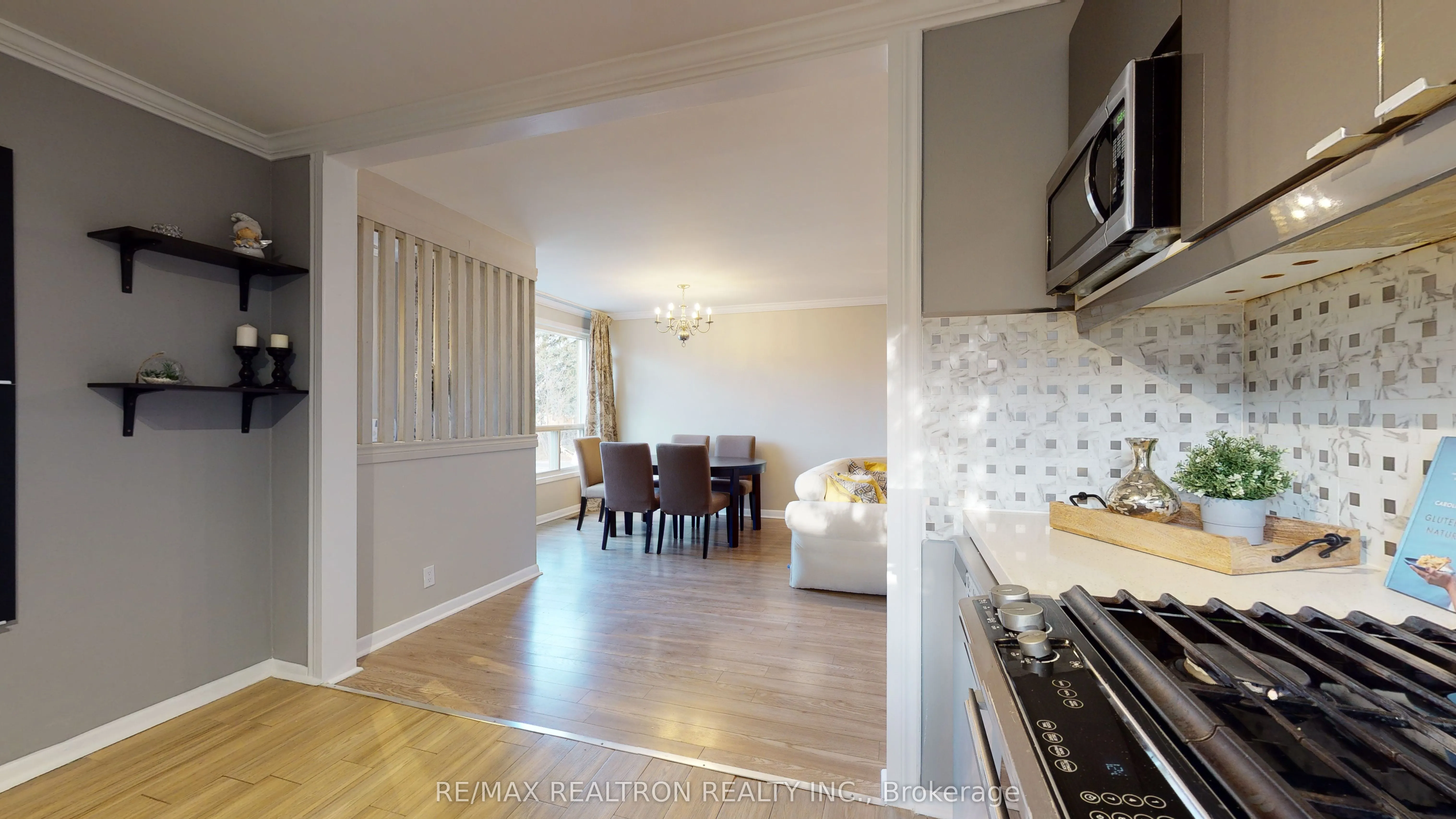 39 Davis Road, #Main Floor