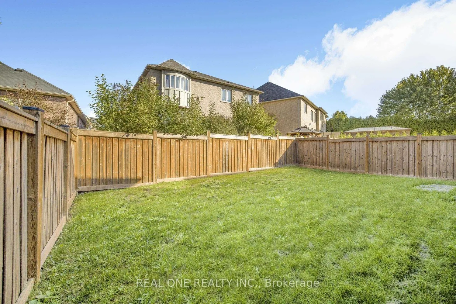 24 Larkfield Crescent