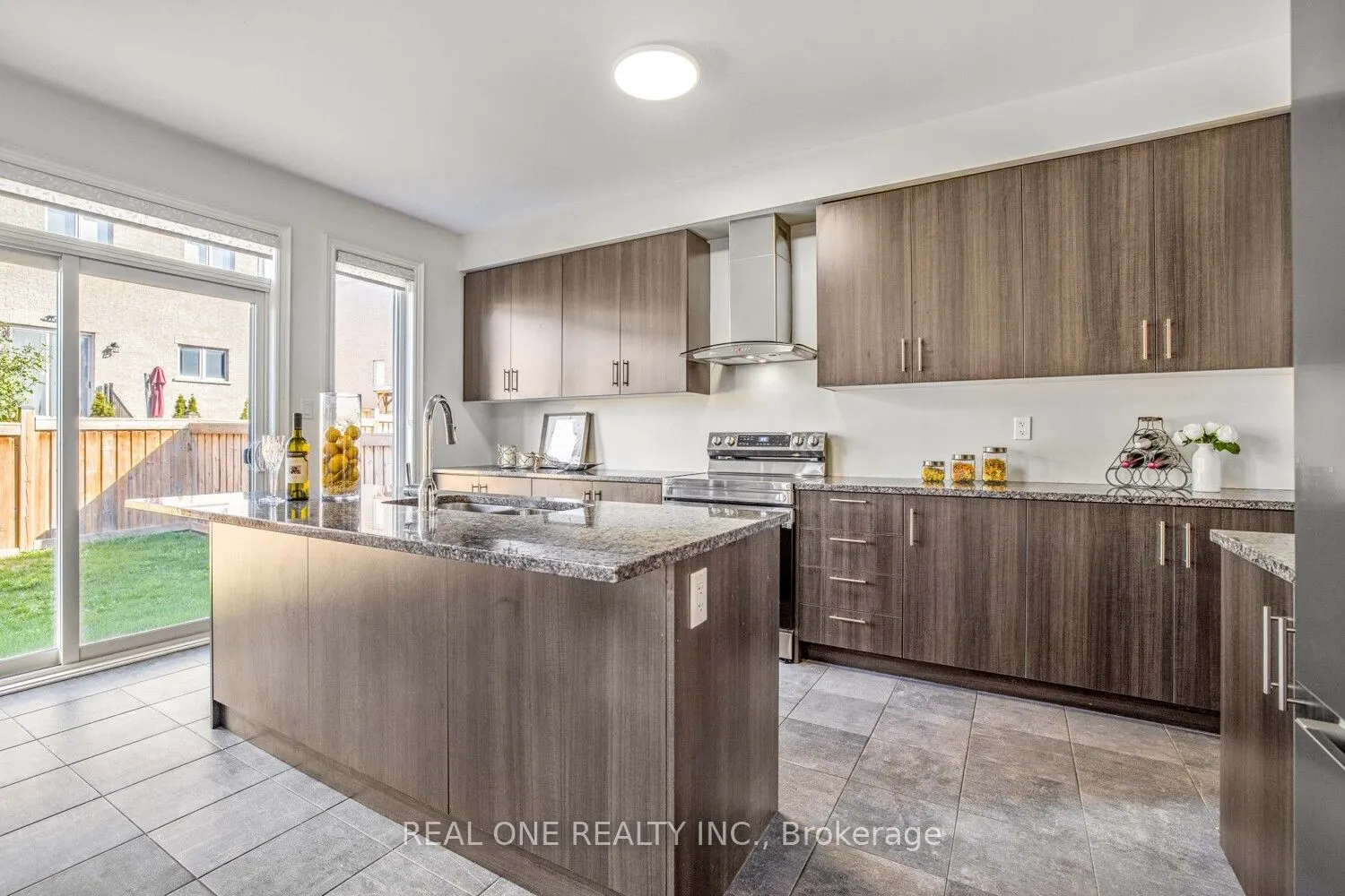 24 Larkfield Crescent