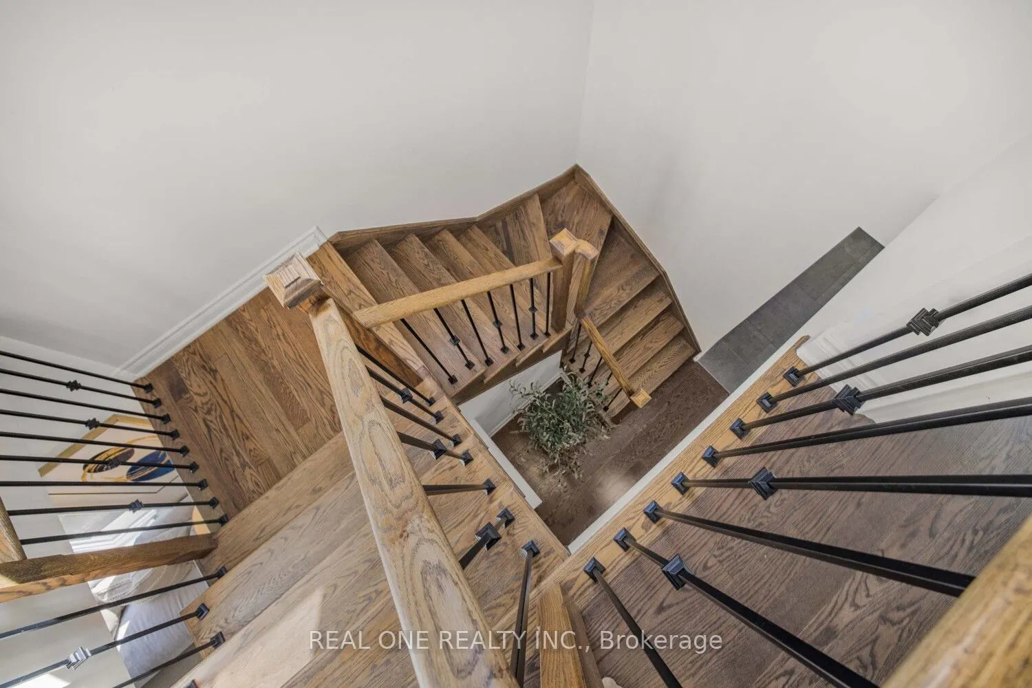 24 Larkfield Crescent