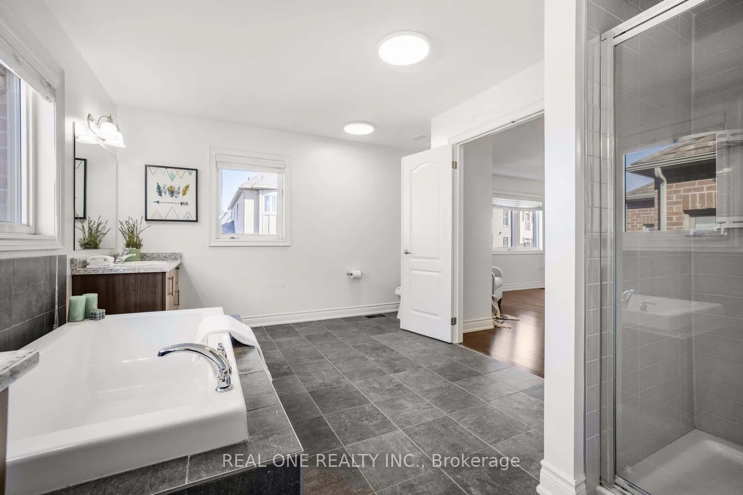 24 Larkfield Crescent