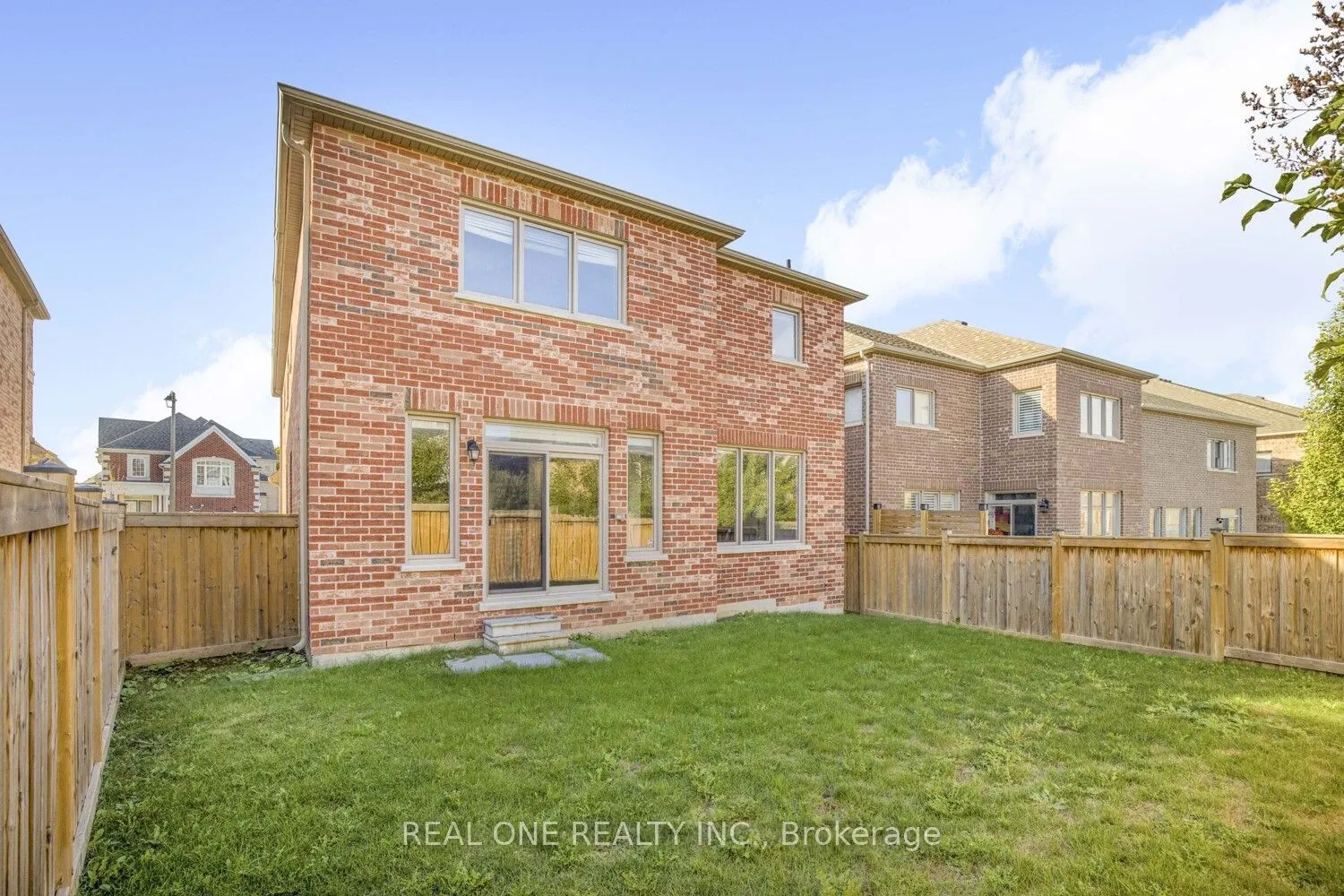 24 Larkfield Crescent