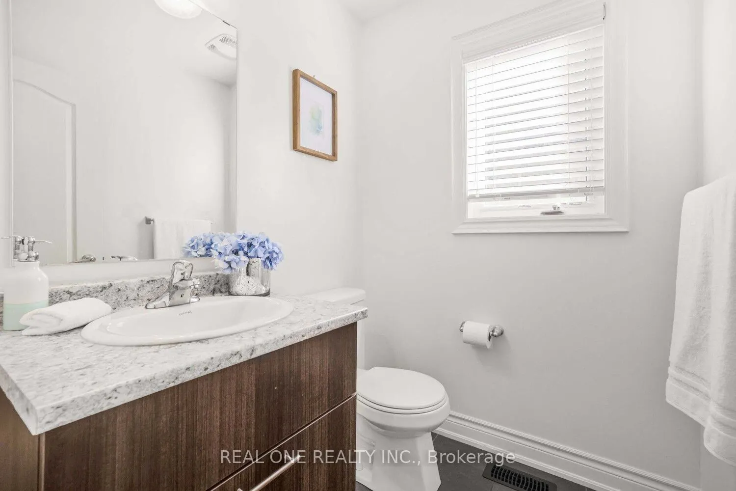 24 Larkfield Crescent