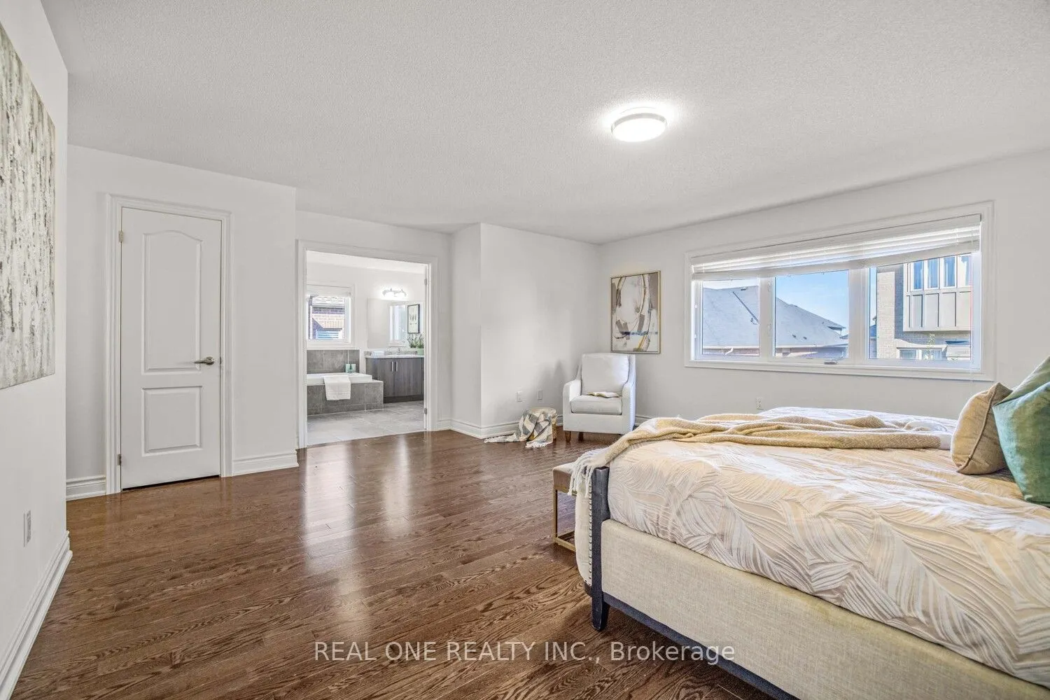 24 Larkfield Crescent