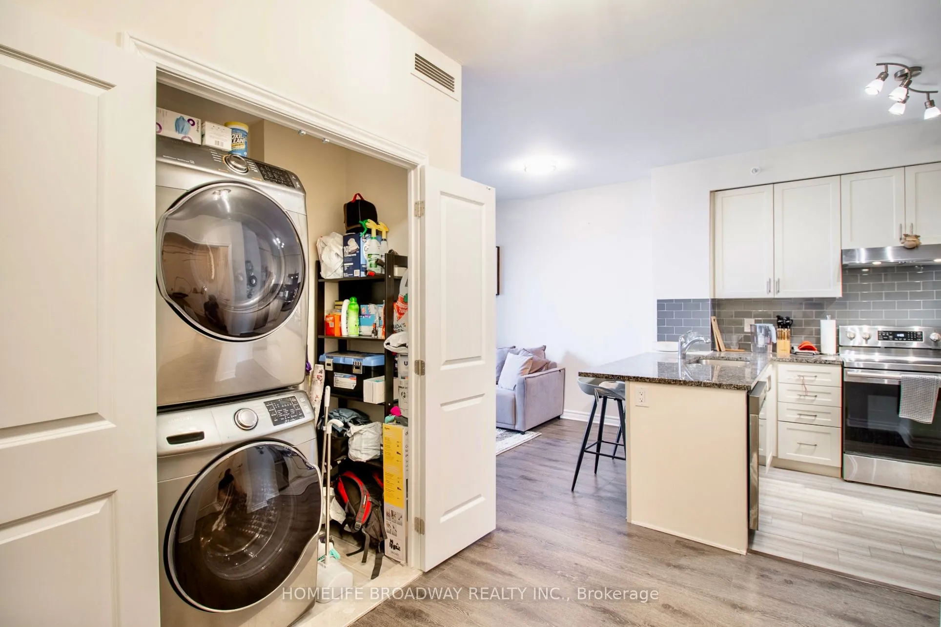 9255 Jane Street, #815