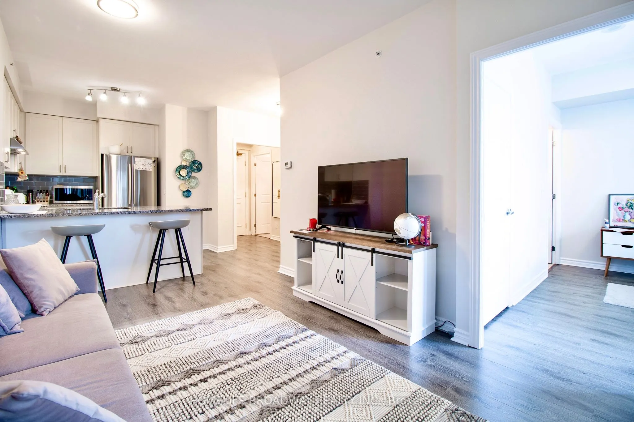 9255 Jane Street, #815