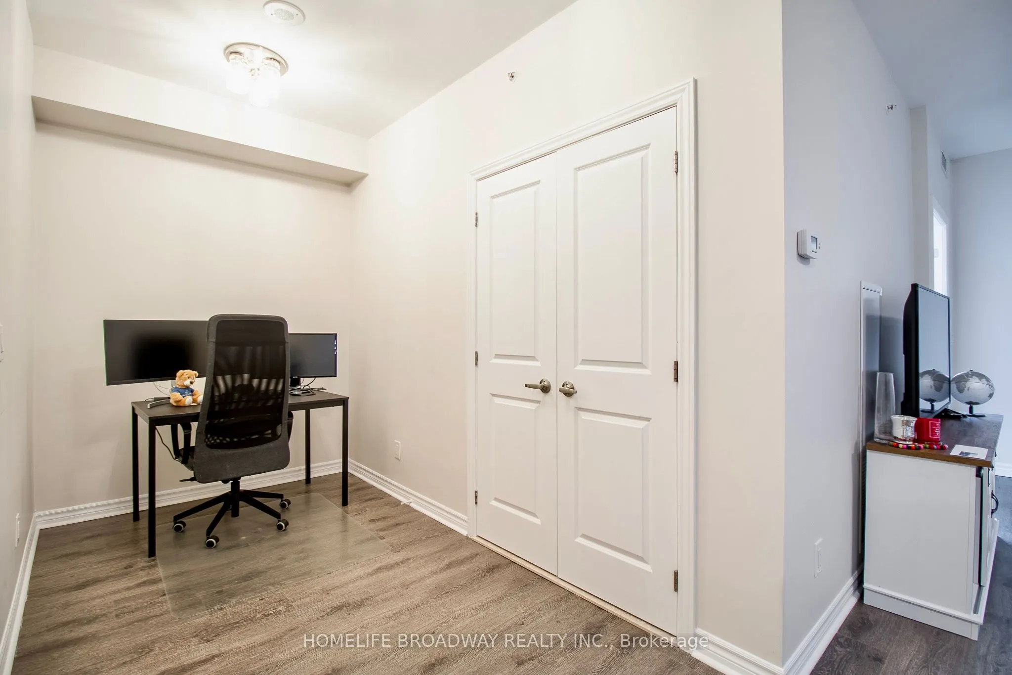9255 Jane Street, #815