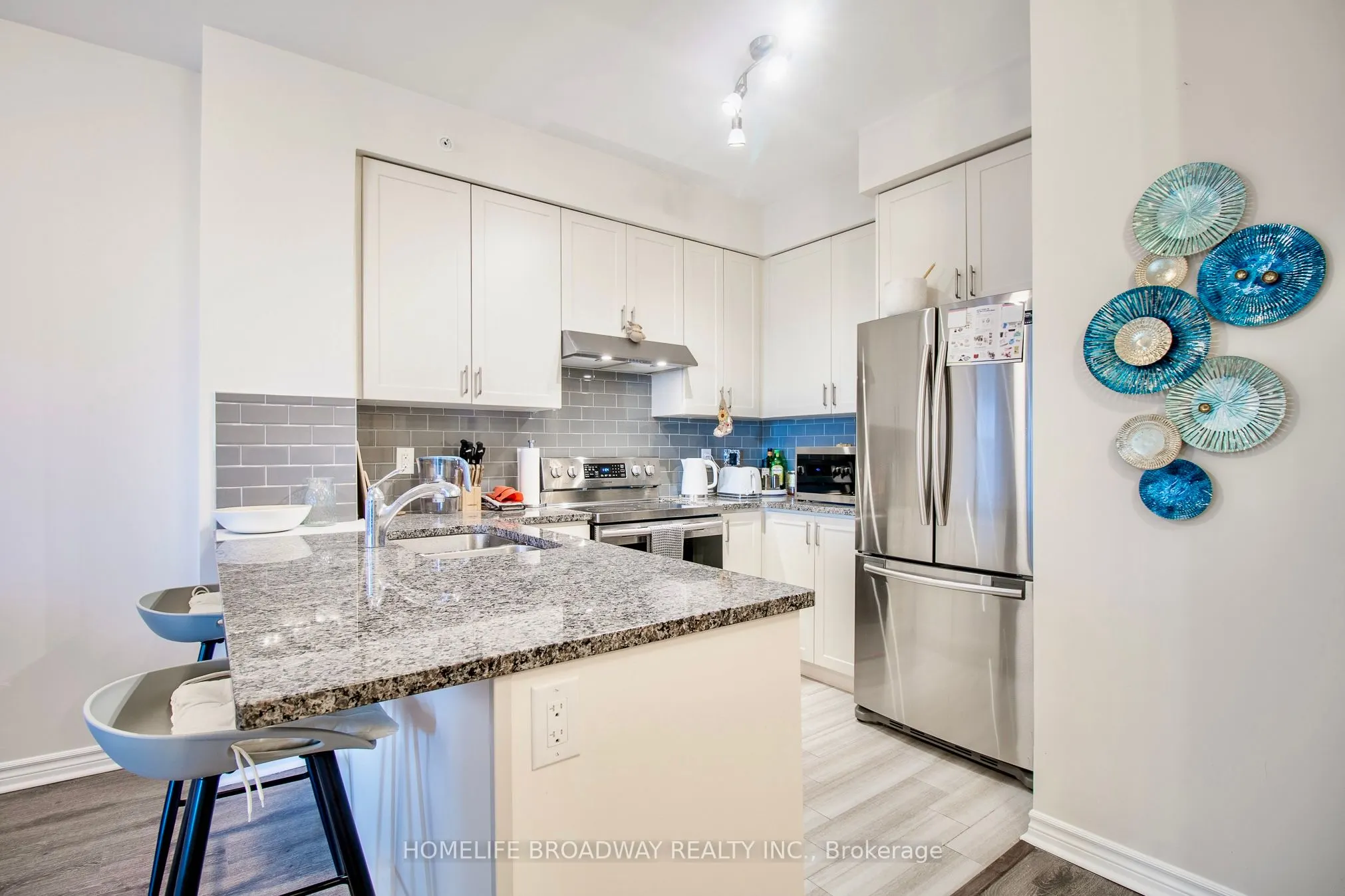 9255 Jane Street, #815