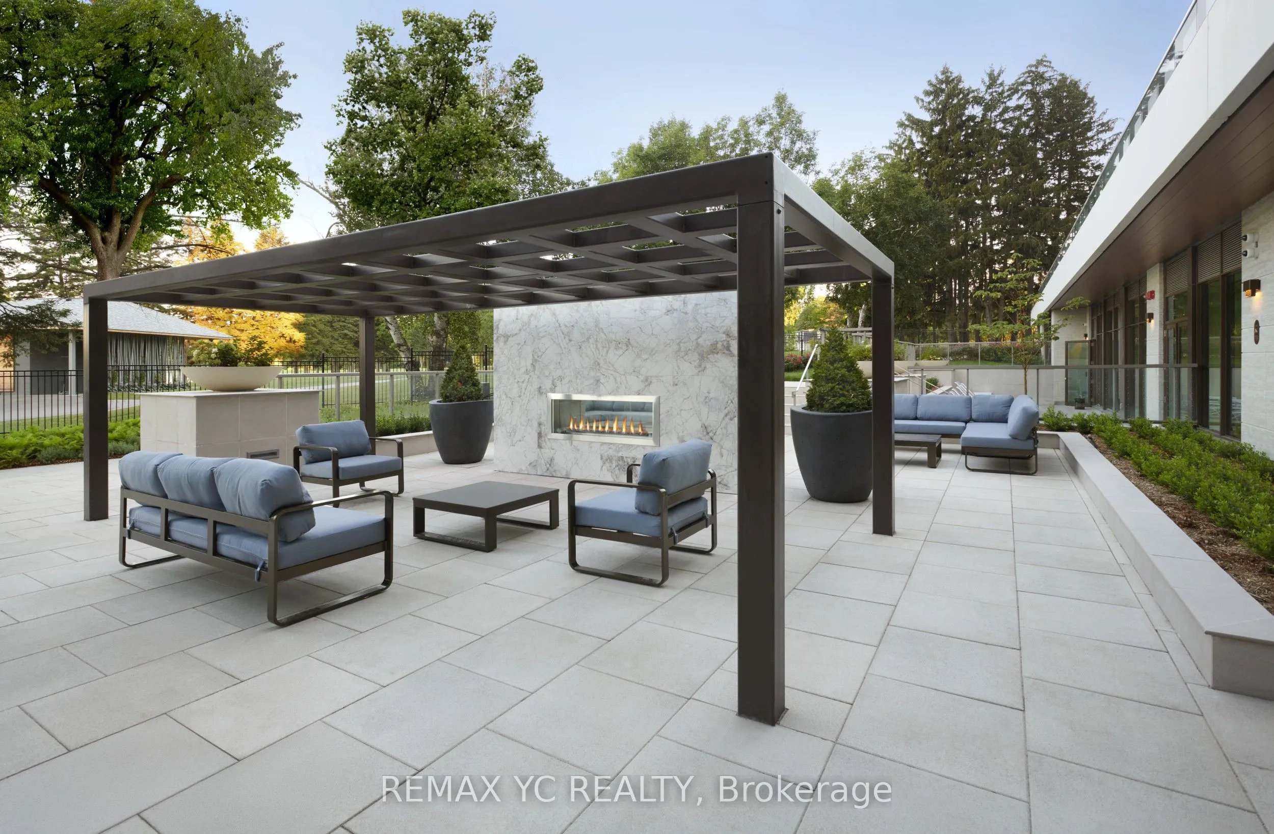 397 Royal Orchard Boulevard, #204