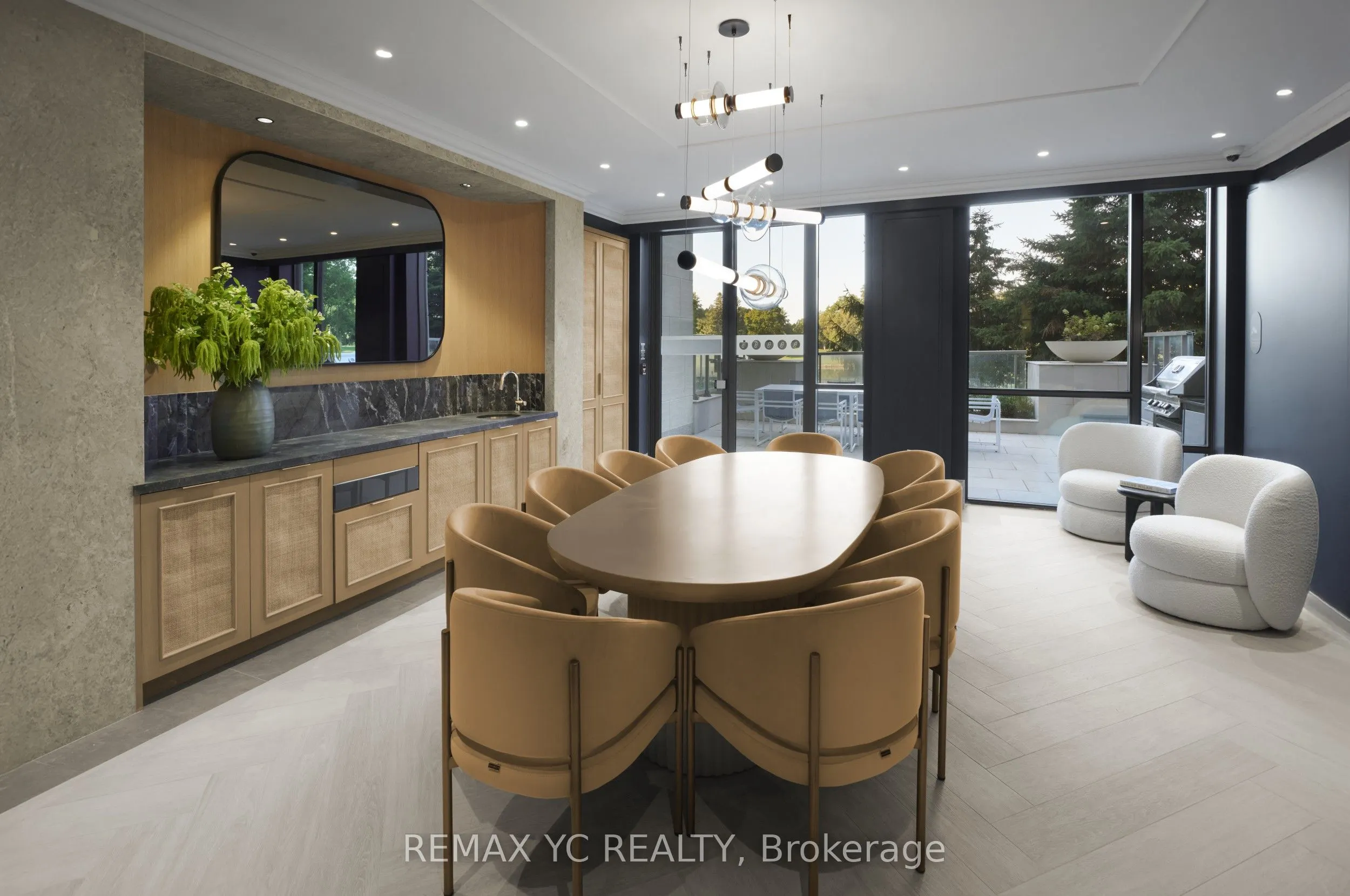 397 Royal Orchard Boulevard, #204