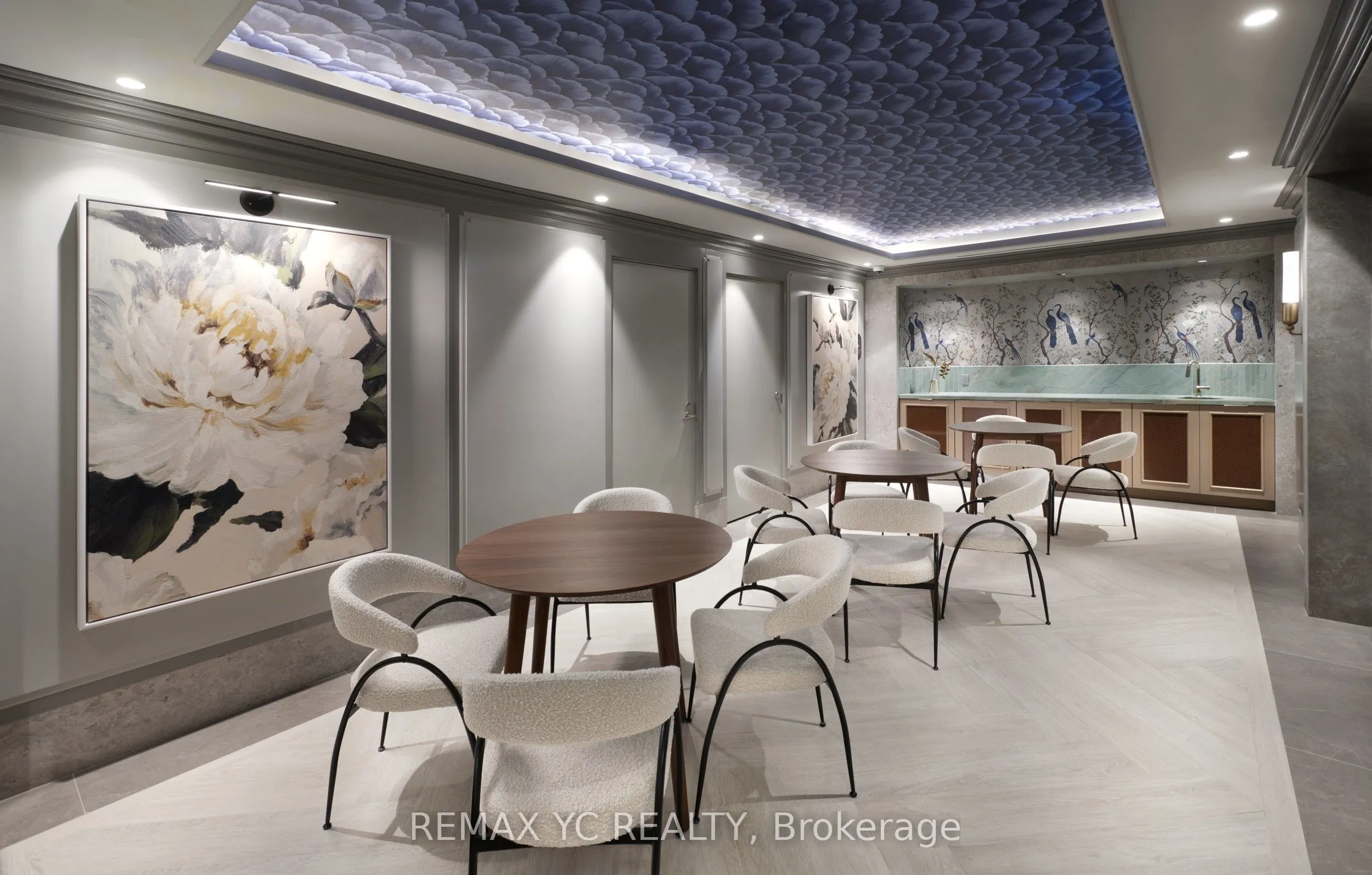 397 Royal Orchard Boulevard, #204