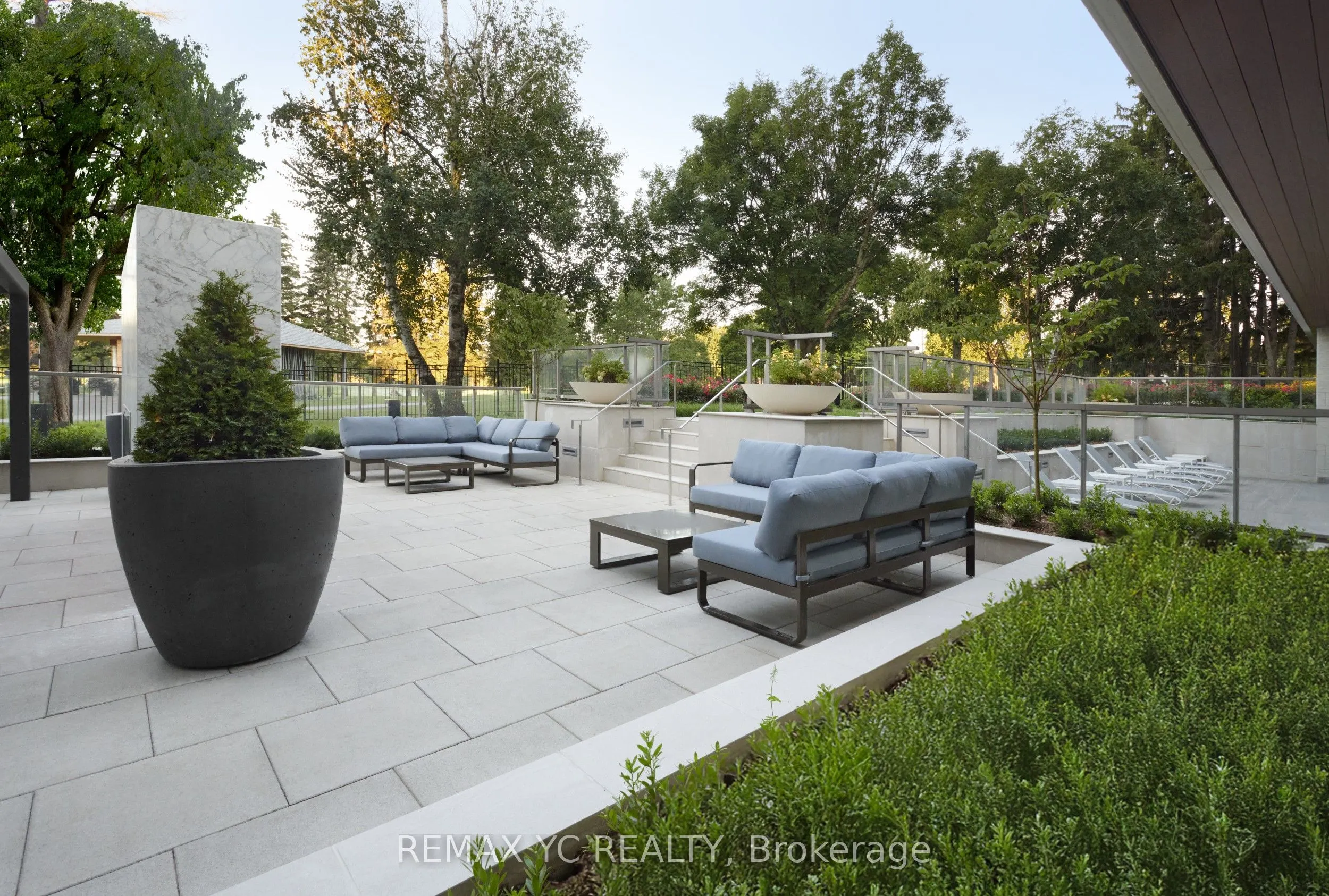 397 Royal Orchard Boulevard, #204