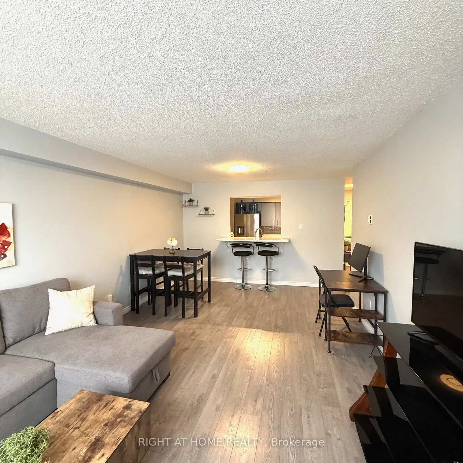 260 Davis Drive, #806