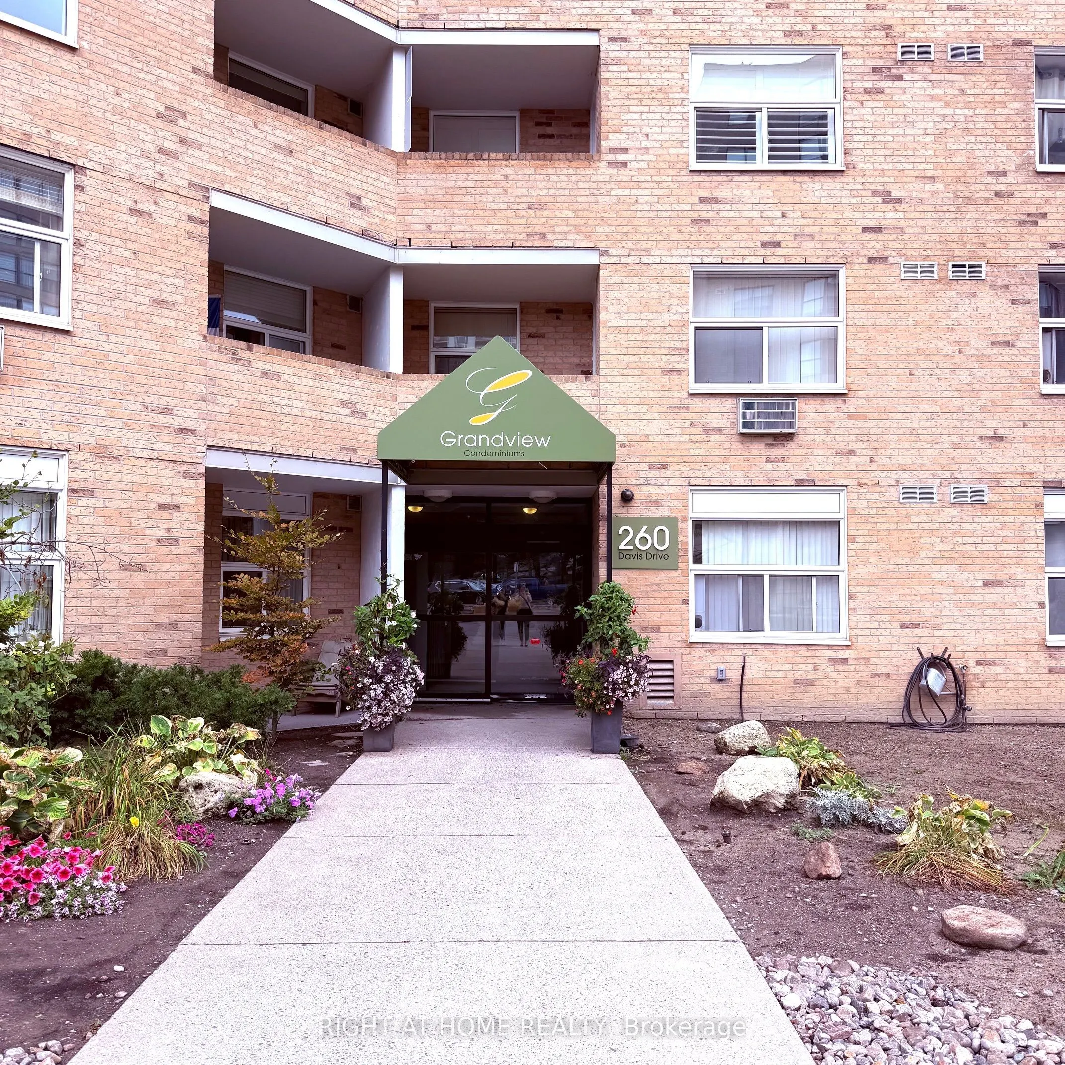 260 Davis Drive, #806
