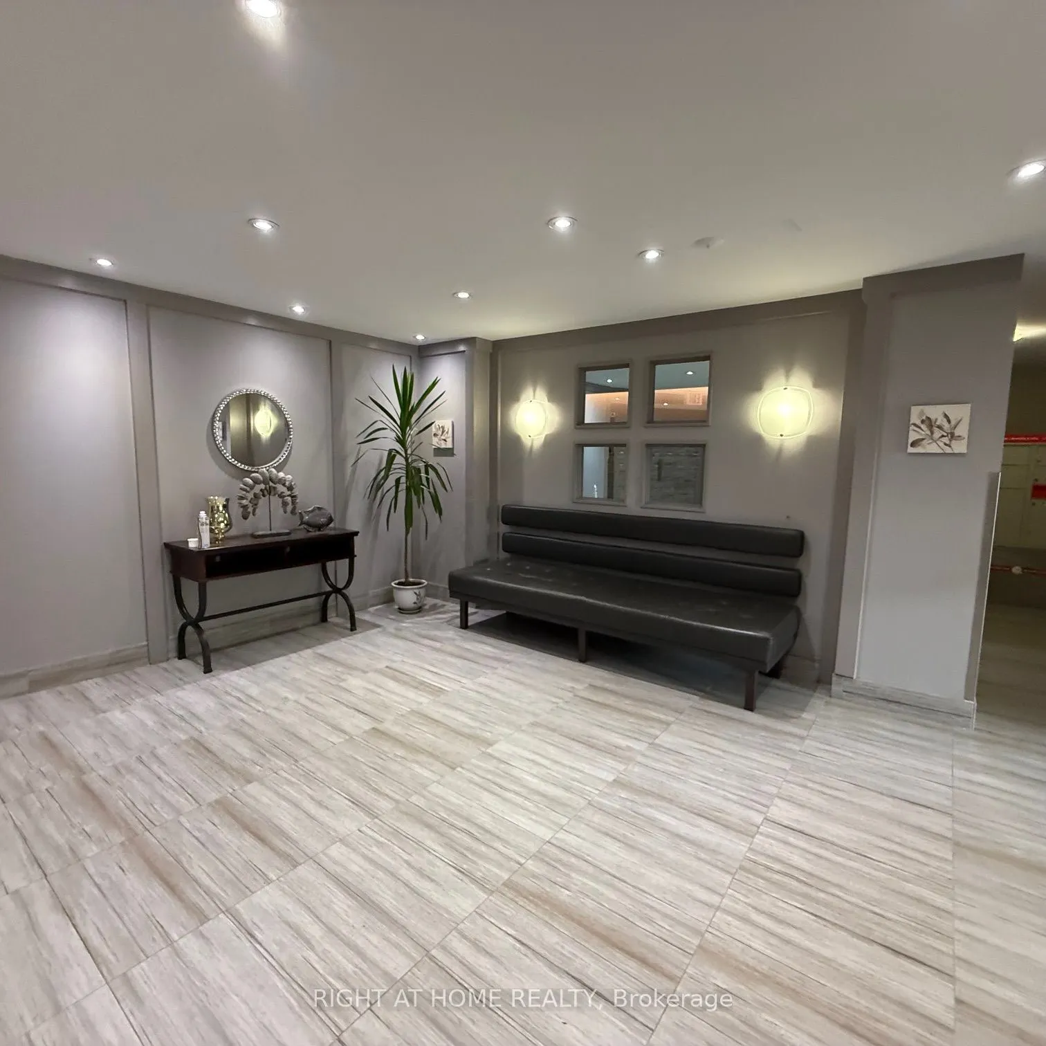 260 Davis Drive, #806