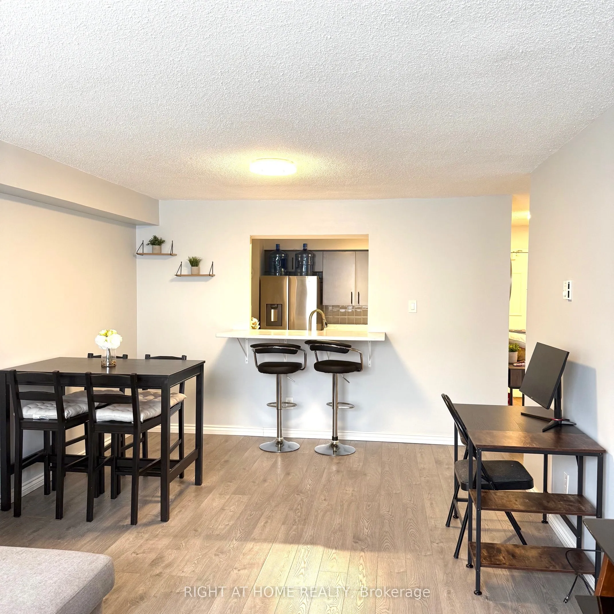 260 Davis Drive, #806