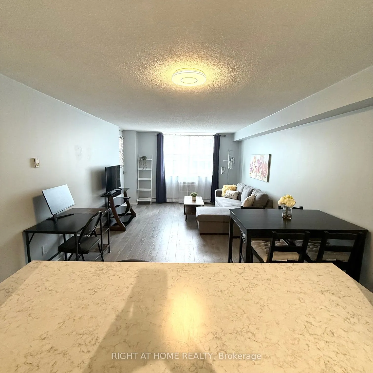 260 Davis Drive, #806