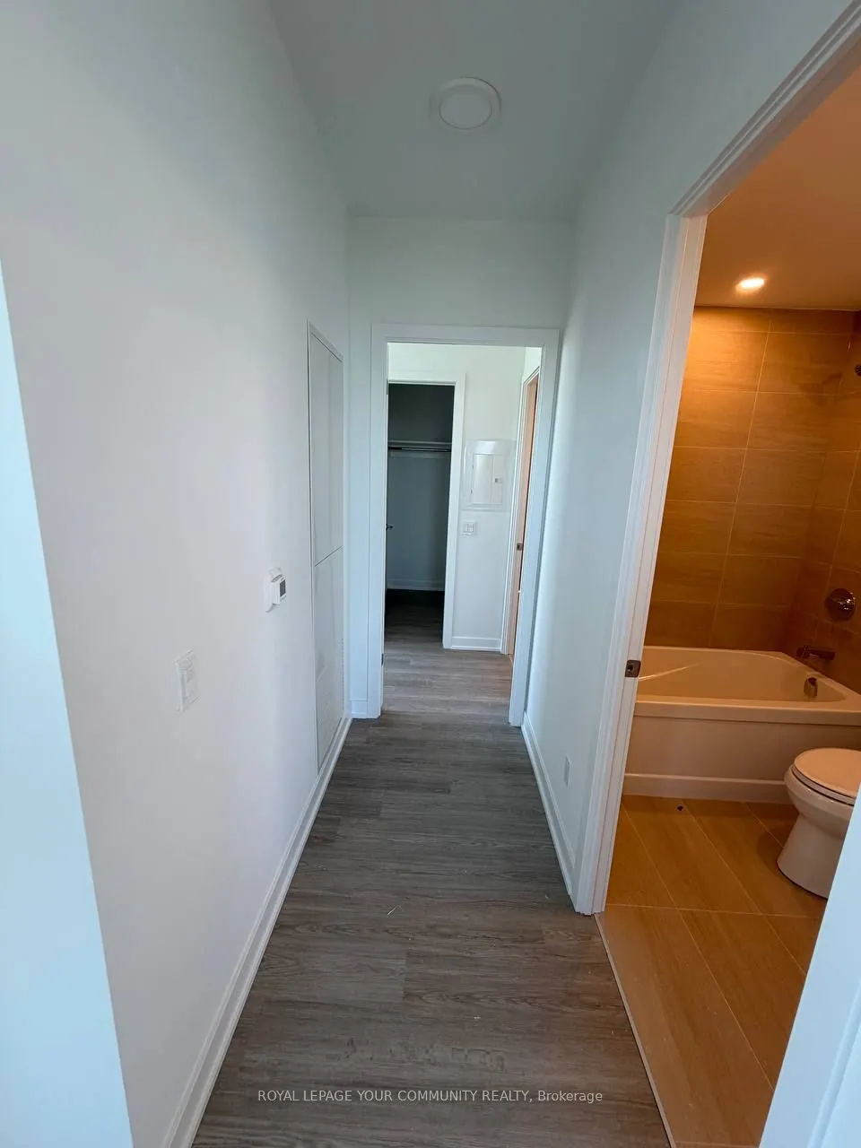 8188 Yonge Street W, #905