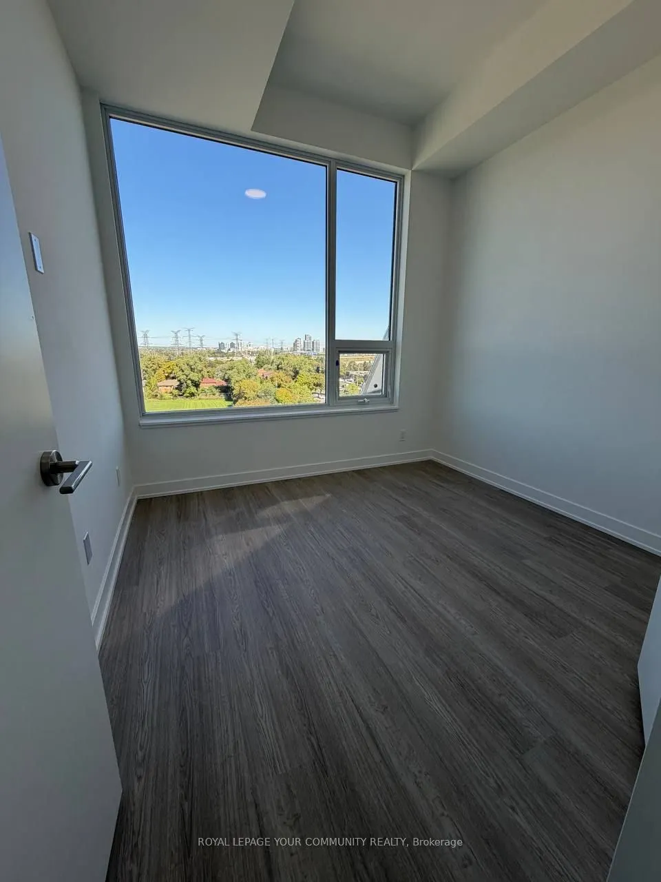 8188 Yonge Street W, #905