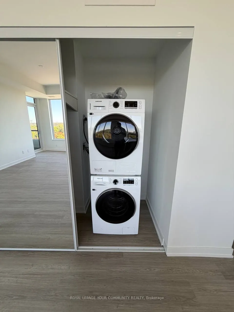 8188 Yonge Street W, #905