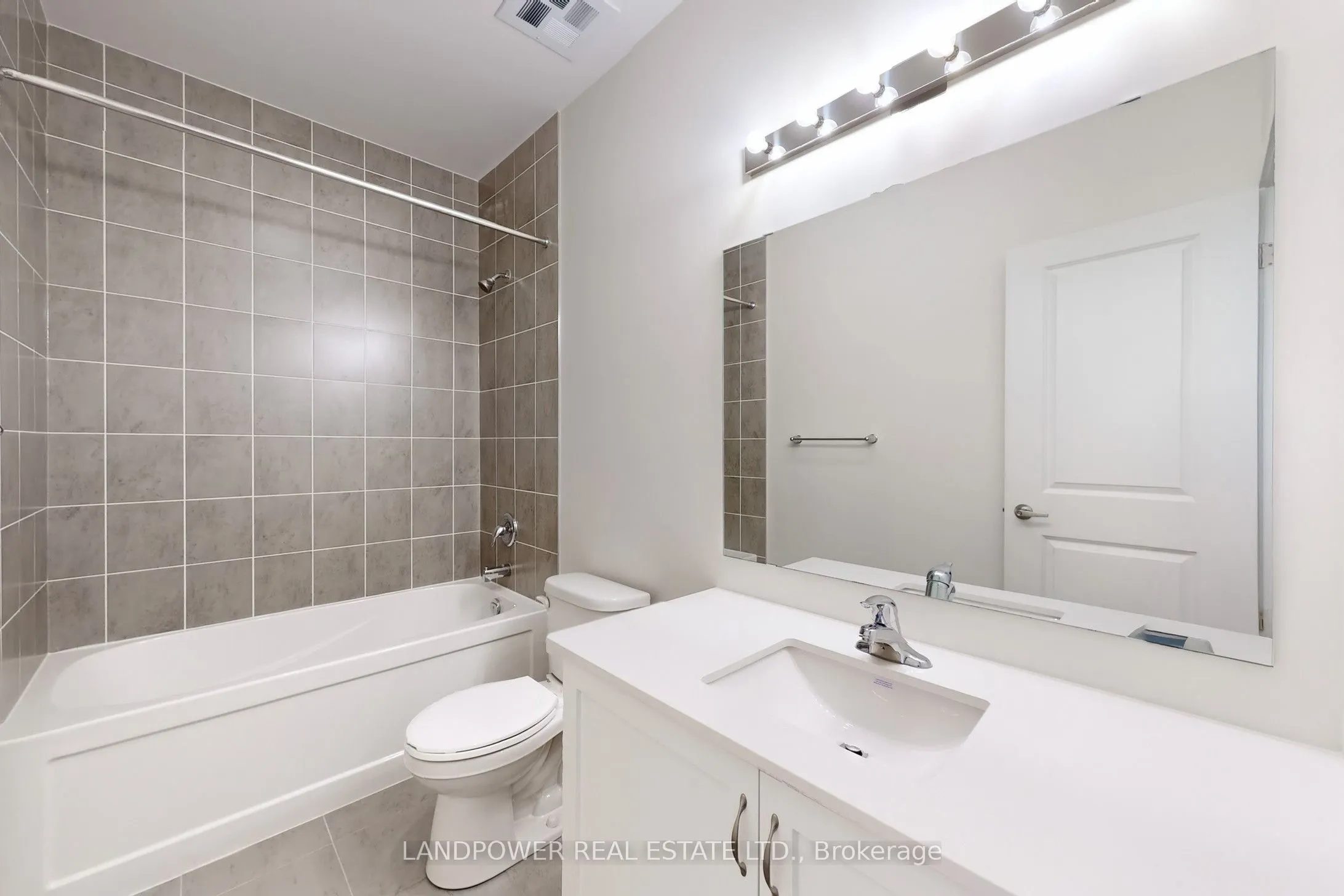 60 Elizabeth Street S, #3305