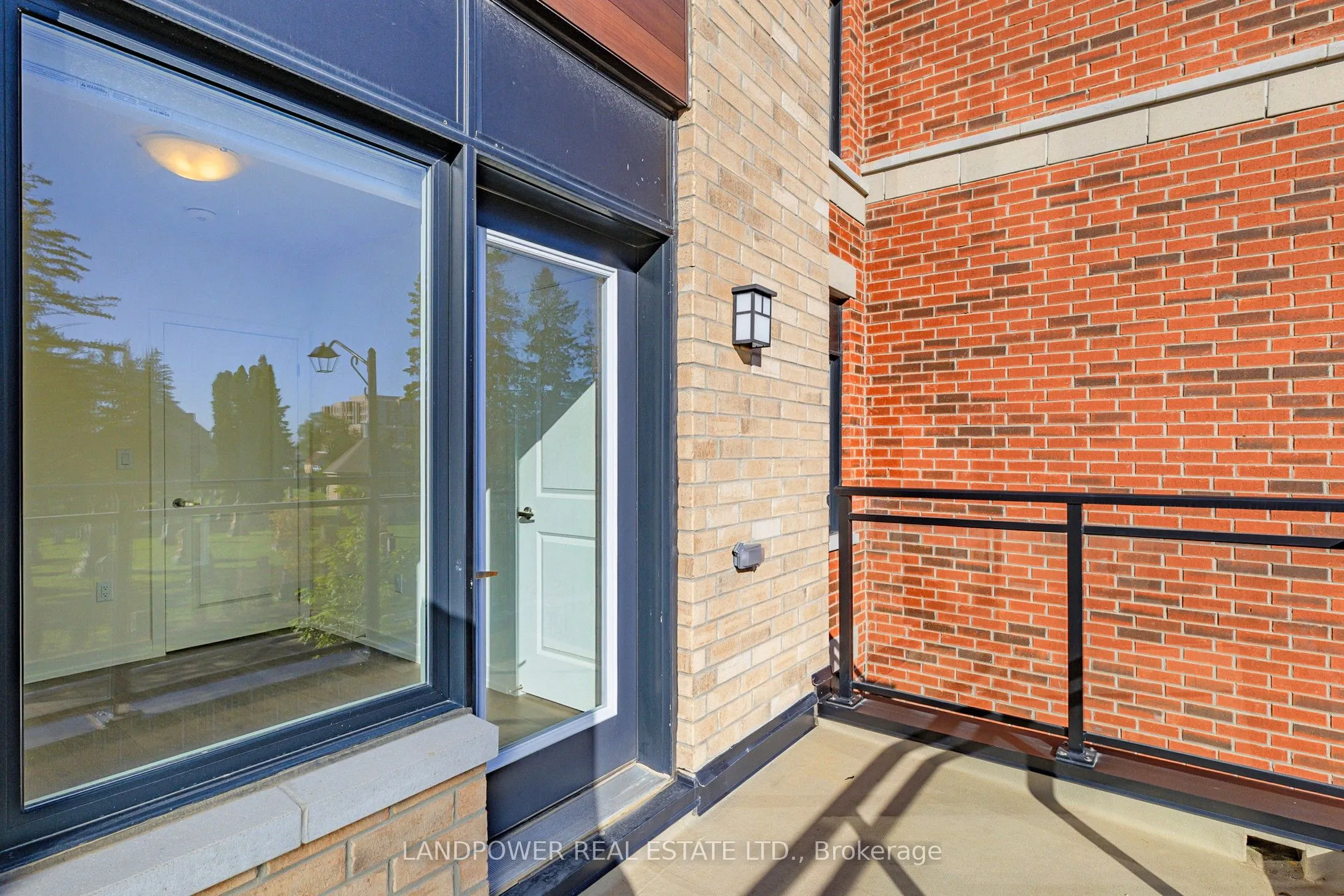 60 Elizabeth Street S, #3305