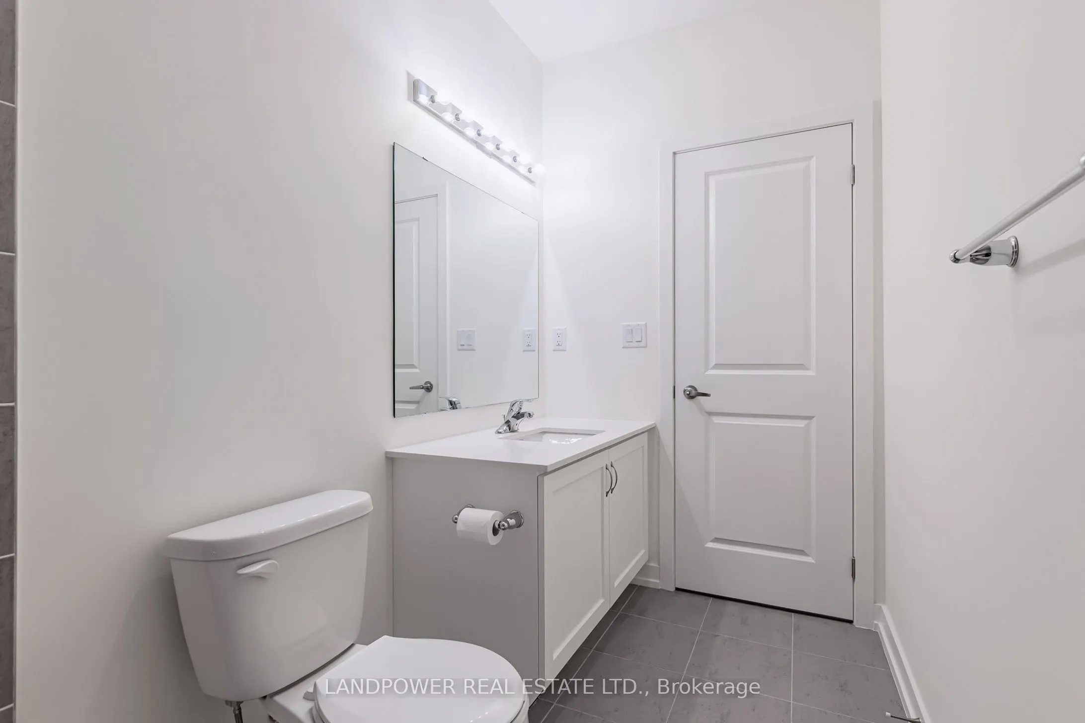 60 Elizabeth Street S, #3305