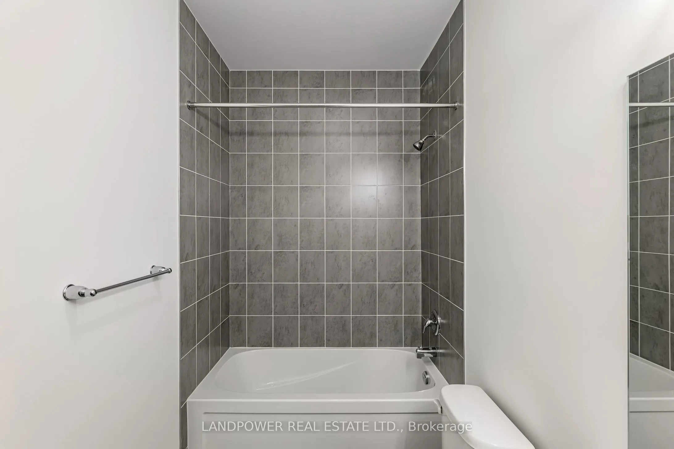60 Elizabeth Street S, #3305