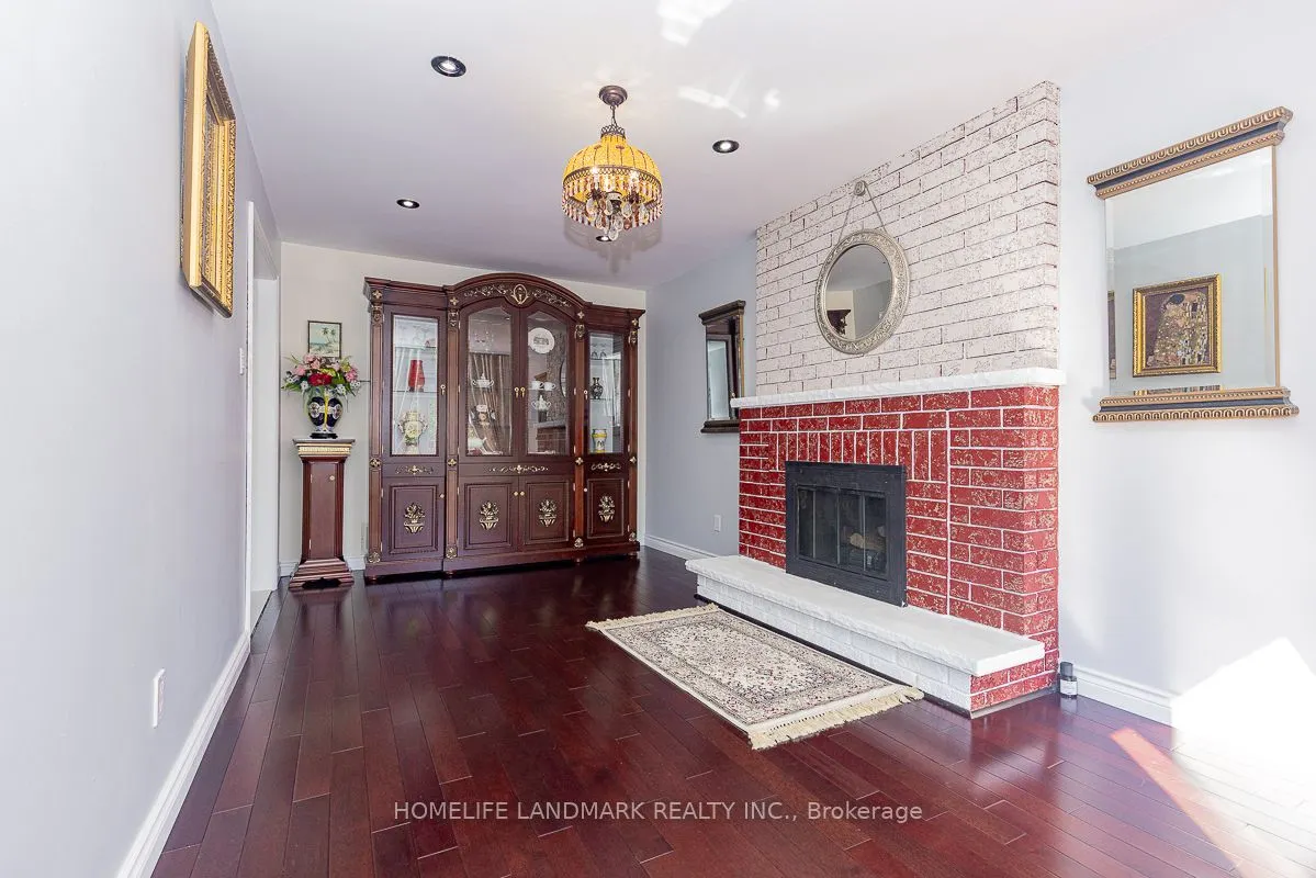 4 Pine Bough Manor