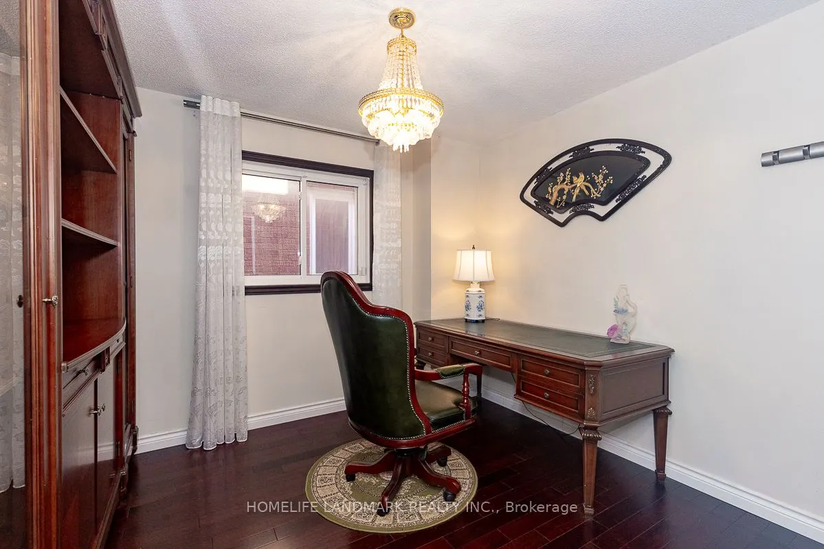 4 Pine Bough Manor