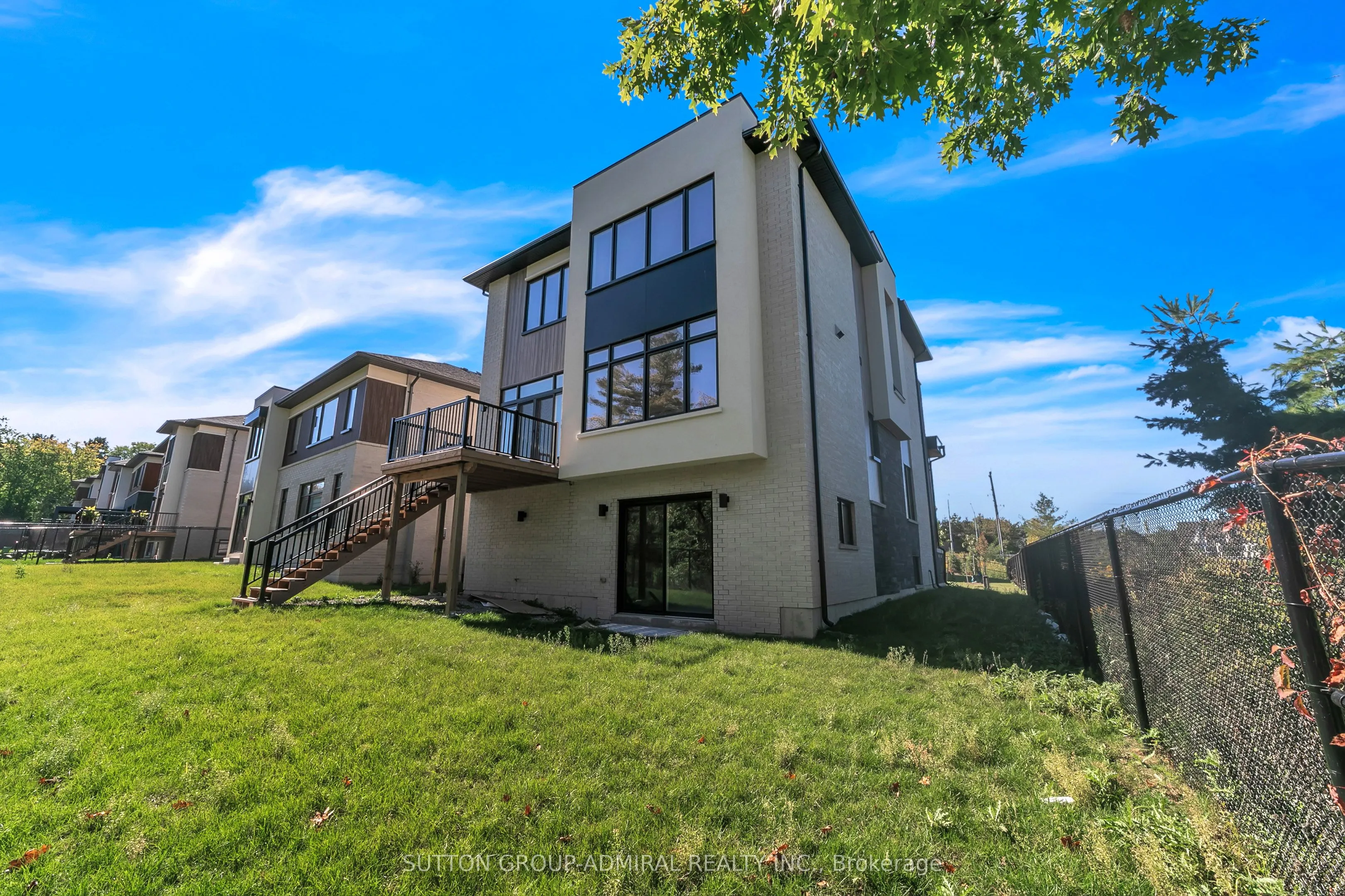23 Kingwood Lane
