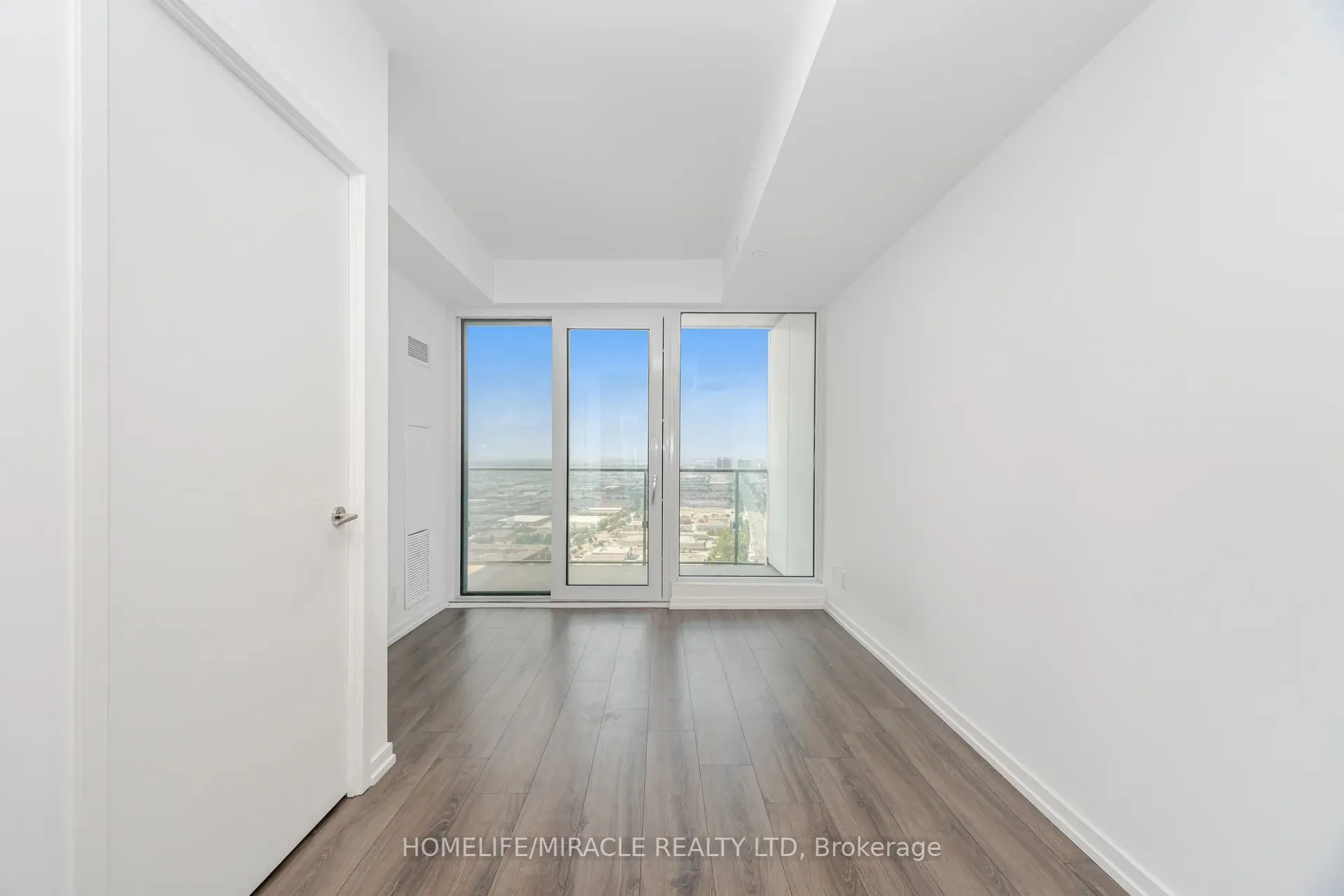 7890 Jane Street, #3907