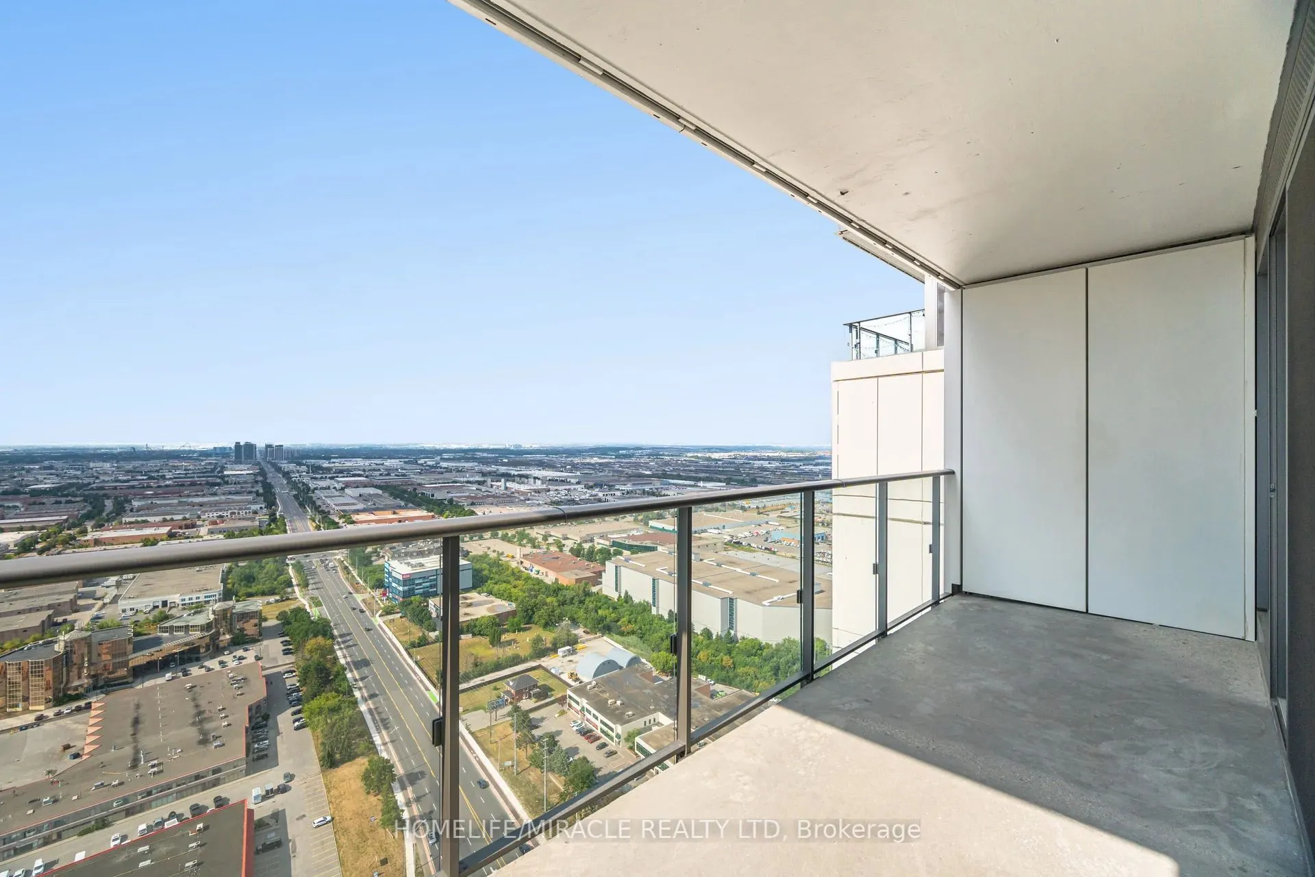 7890 Jane Street, #3907