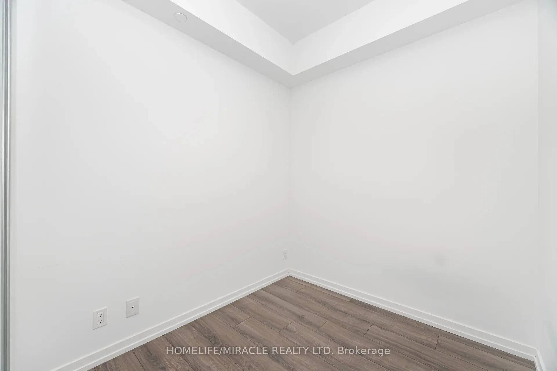 7890 Jane Street, #3907