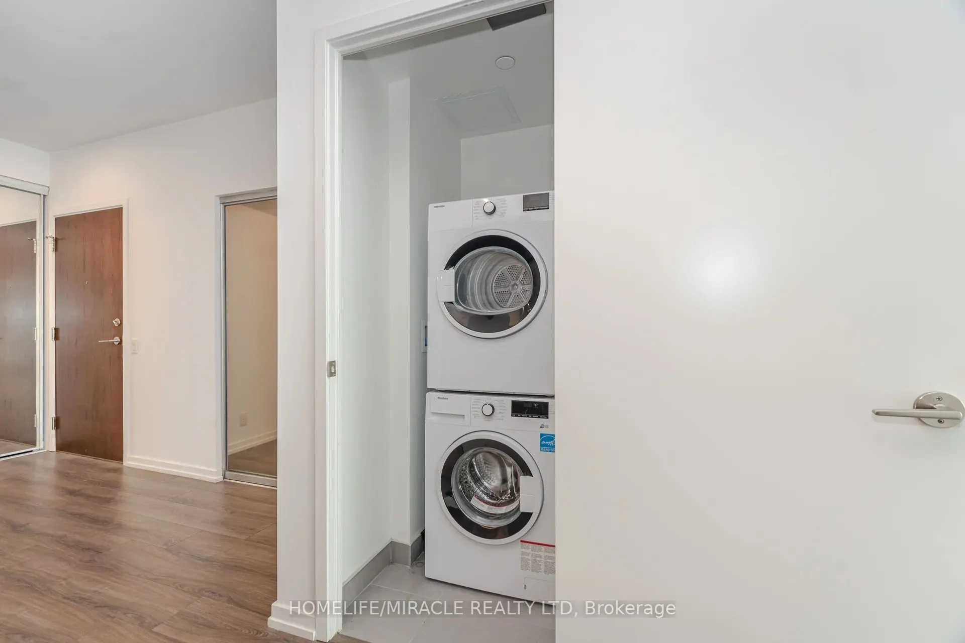 7890 Jane Street, #3907