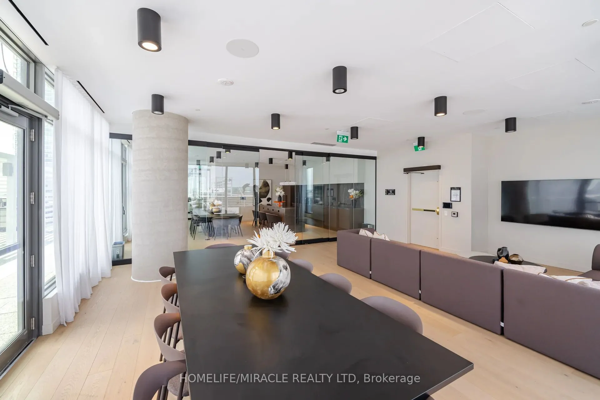 7890 Jane Street, #3907