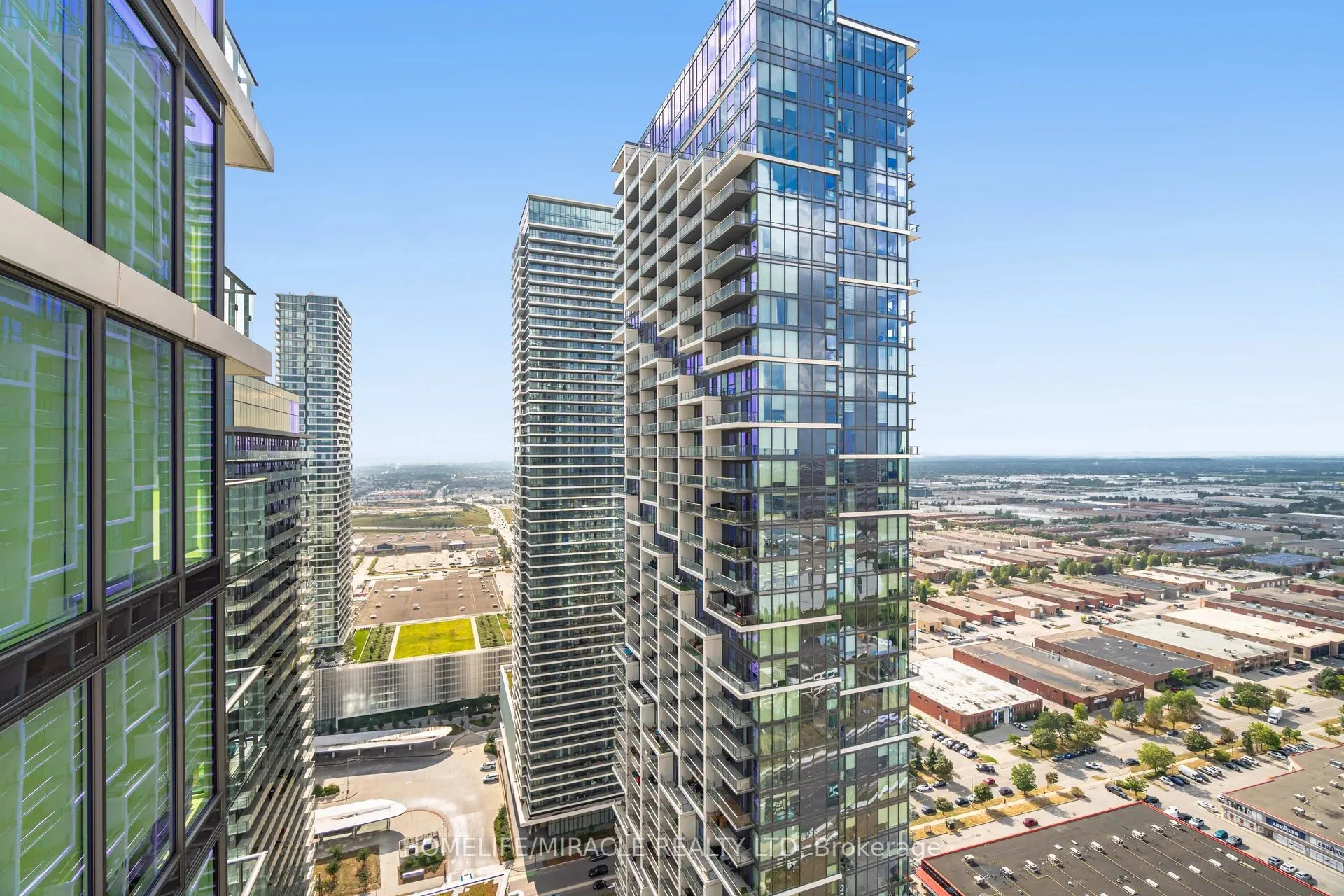 7890 Jane Street, #3907