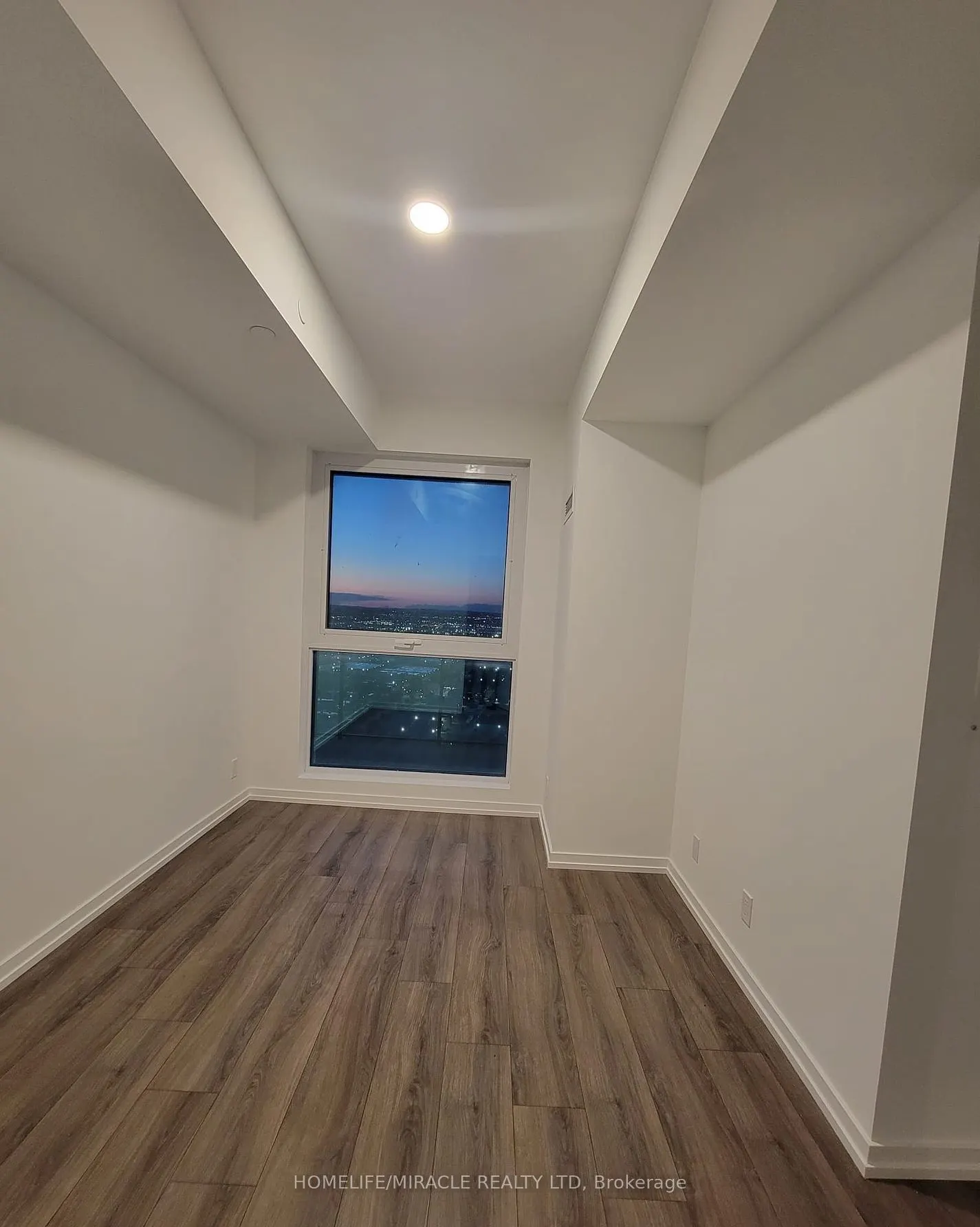 7890 Jane Street, #3907
