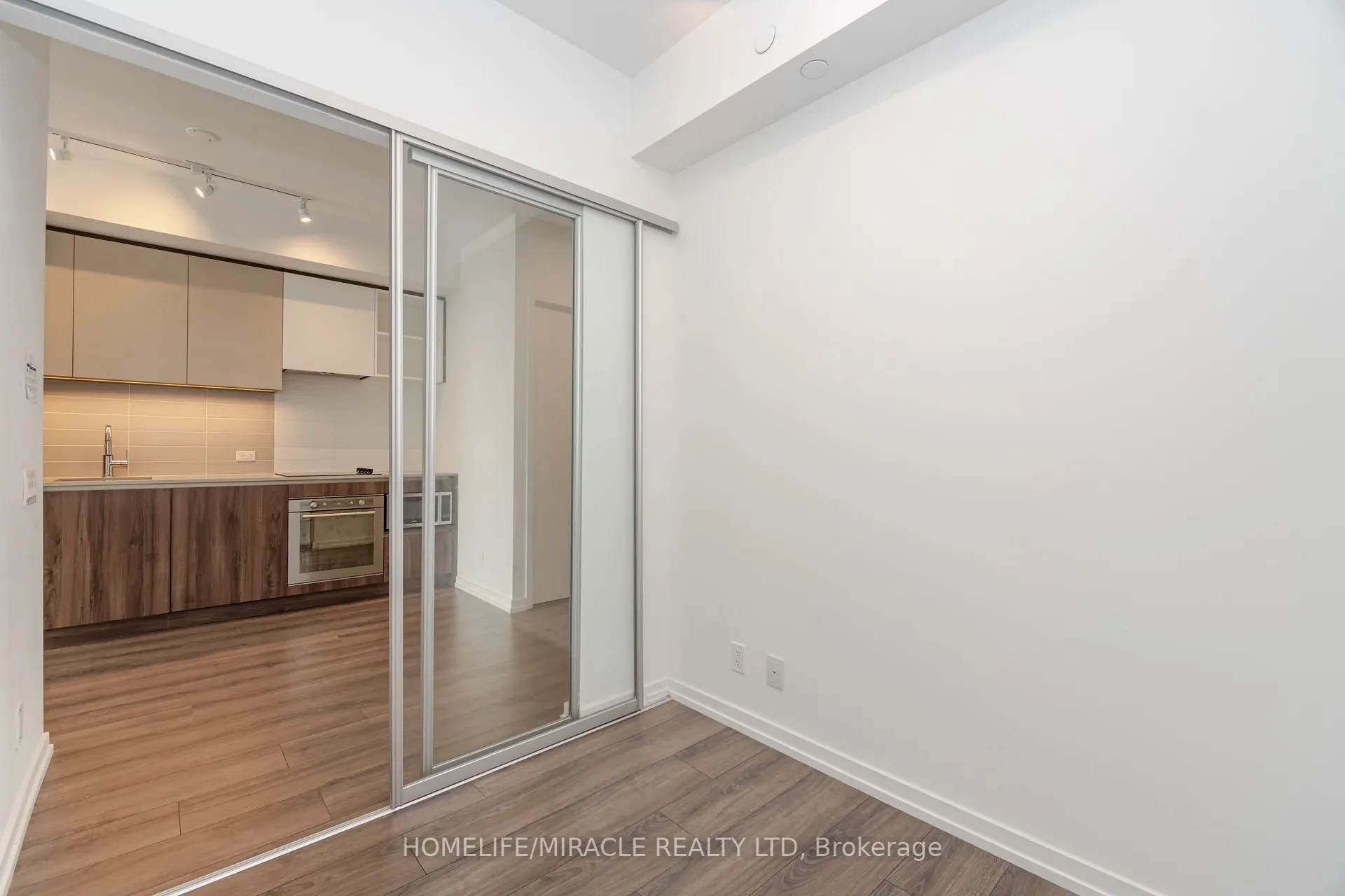 7890 Jane Street, #3907