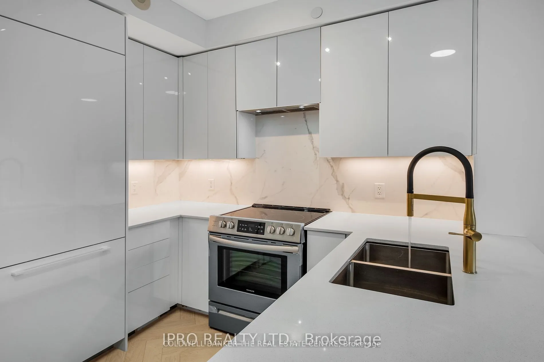 7890 Bathurst Street, #204