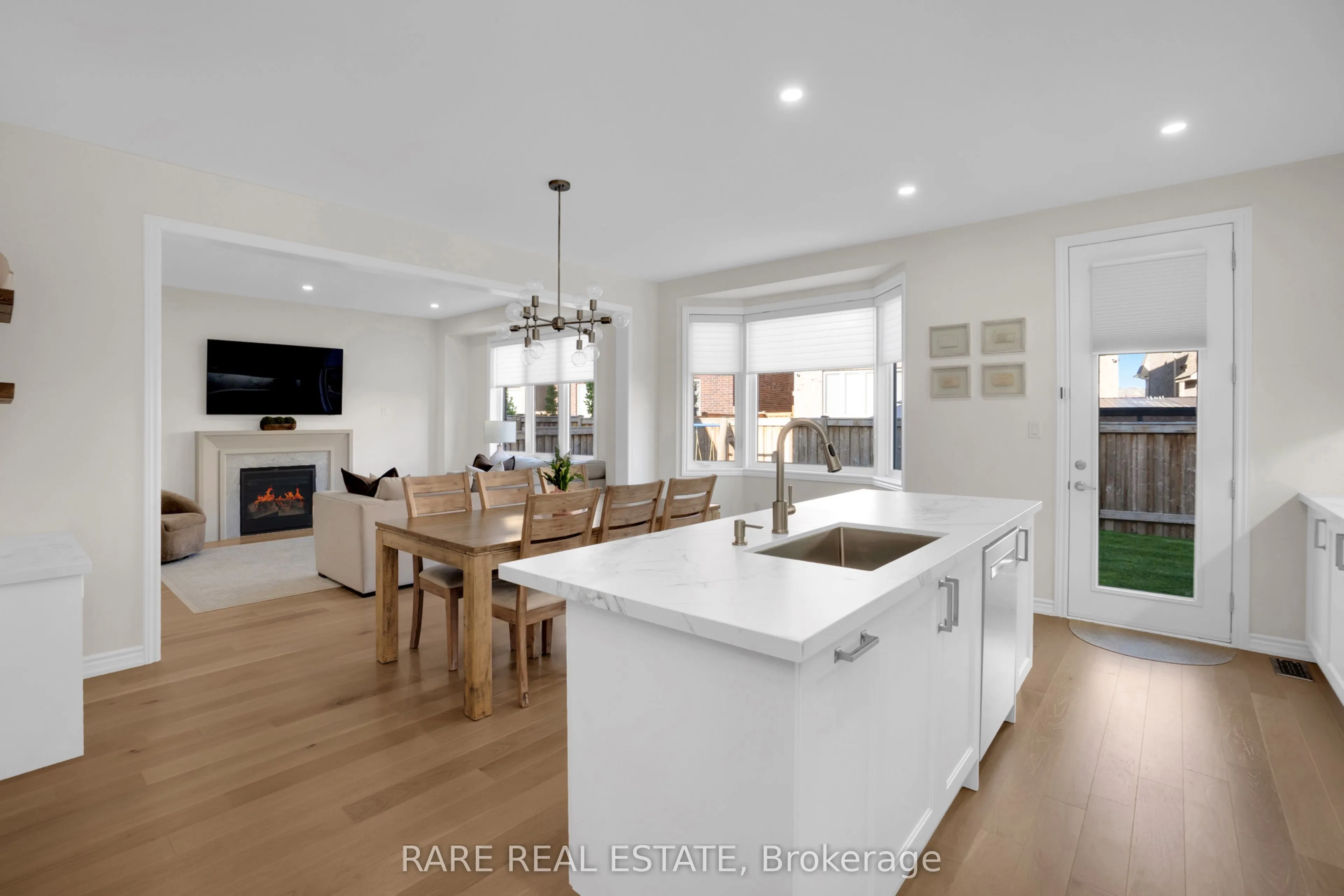 206 Stevenson Crescent