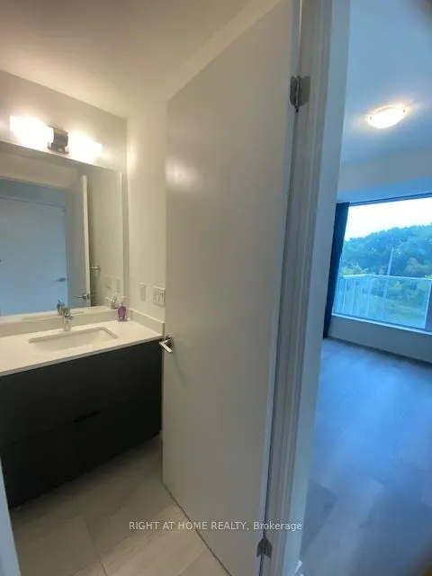 6 DAVID EYER Road, #207