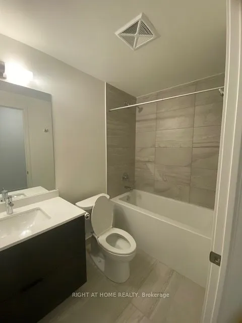 6 DAVID EYER Road, #207