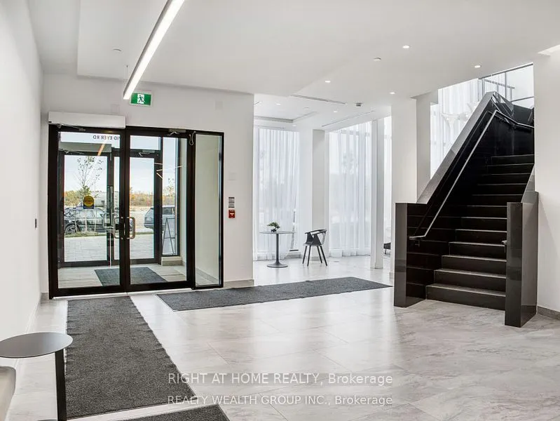 6 DAVID EYER Road, #207